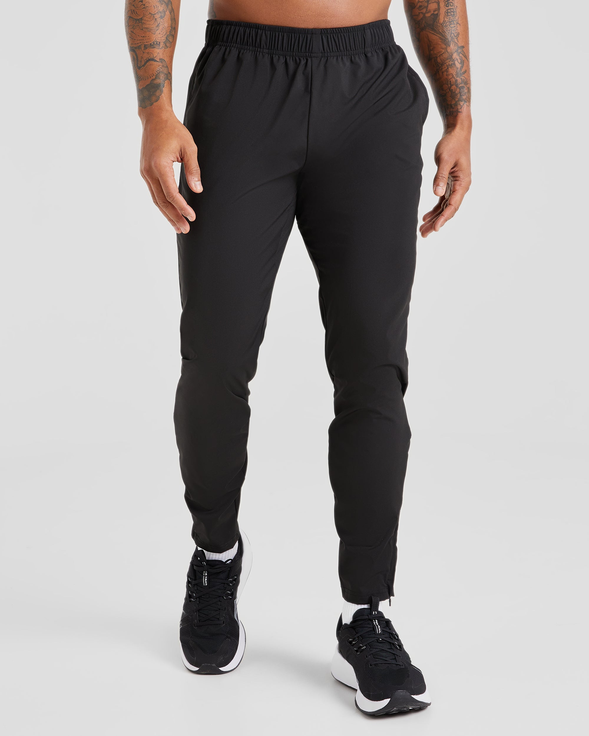 Ascend Woven Joggers - Schwarz