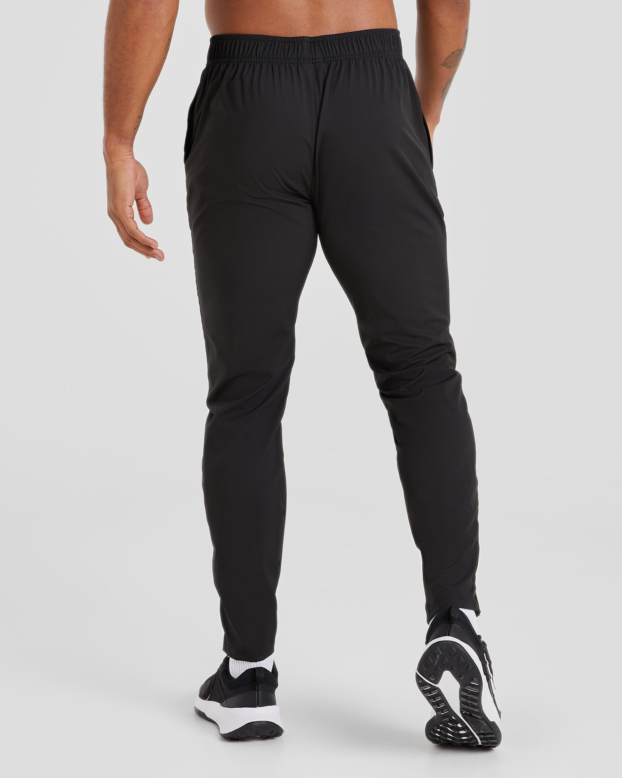 Ascend Woven Joggers - Schwarz