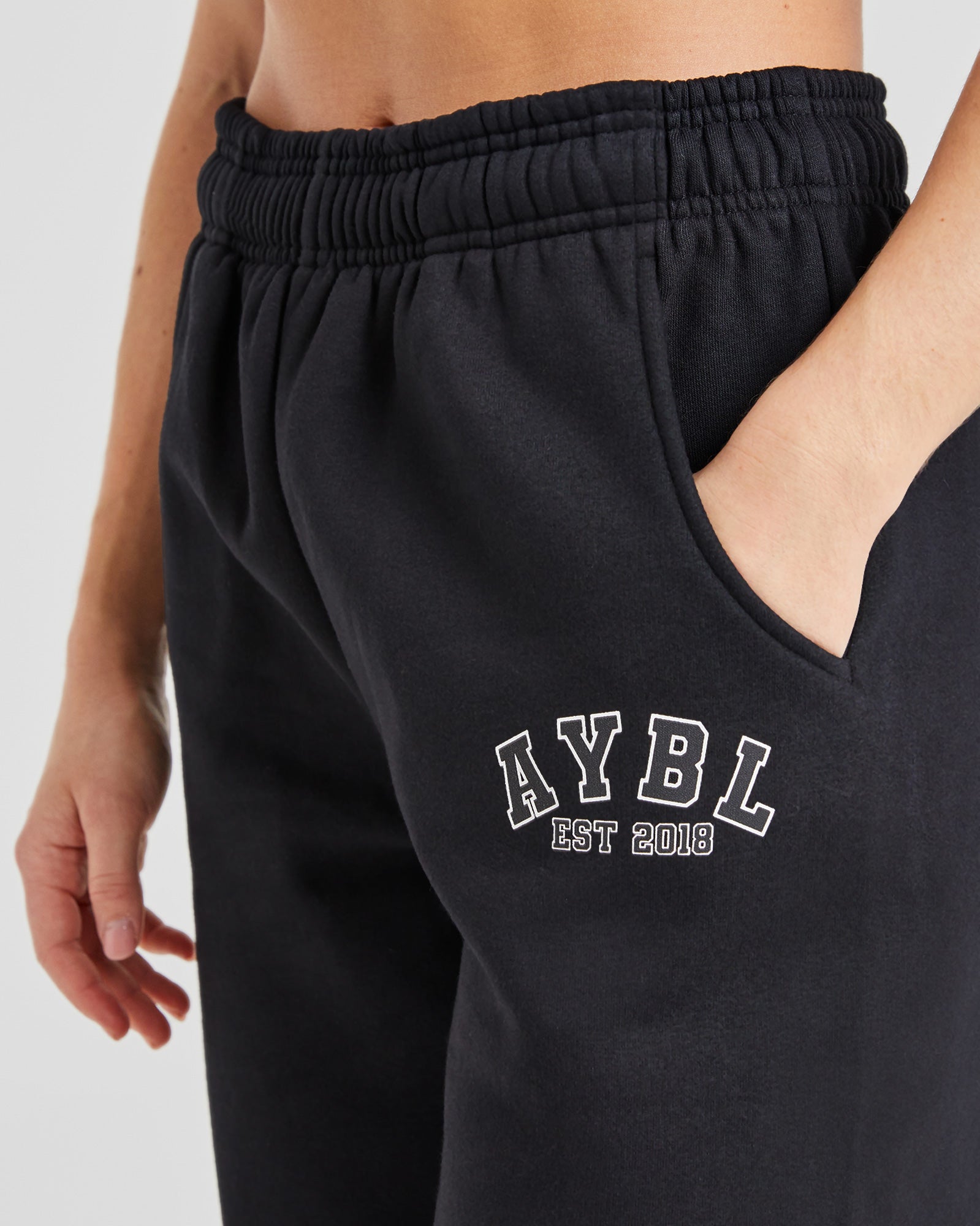 Varsity Graphic Oversized Joggers - Schwarz