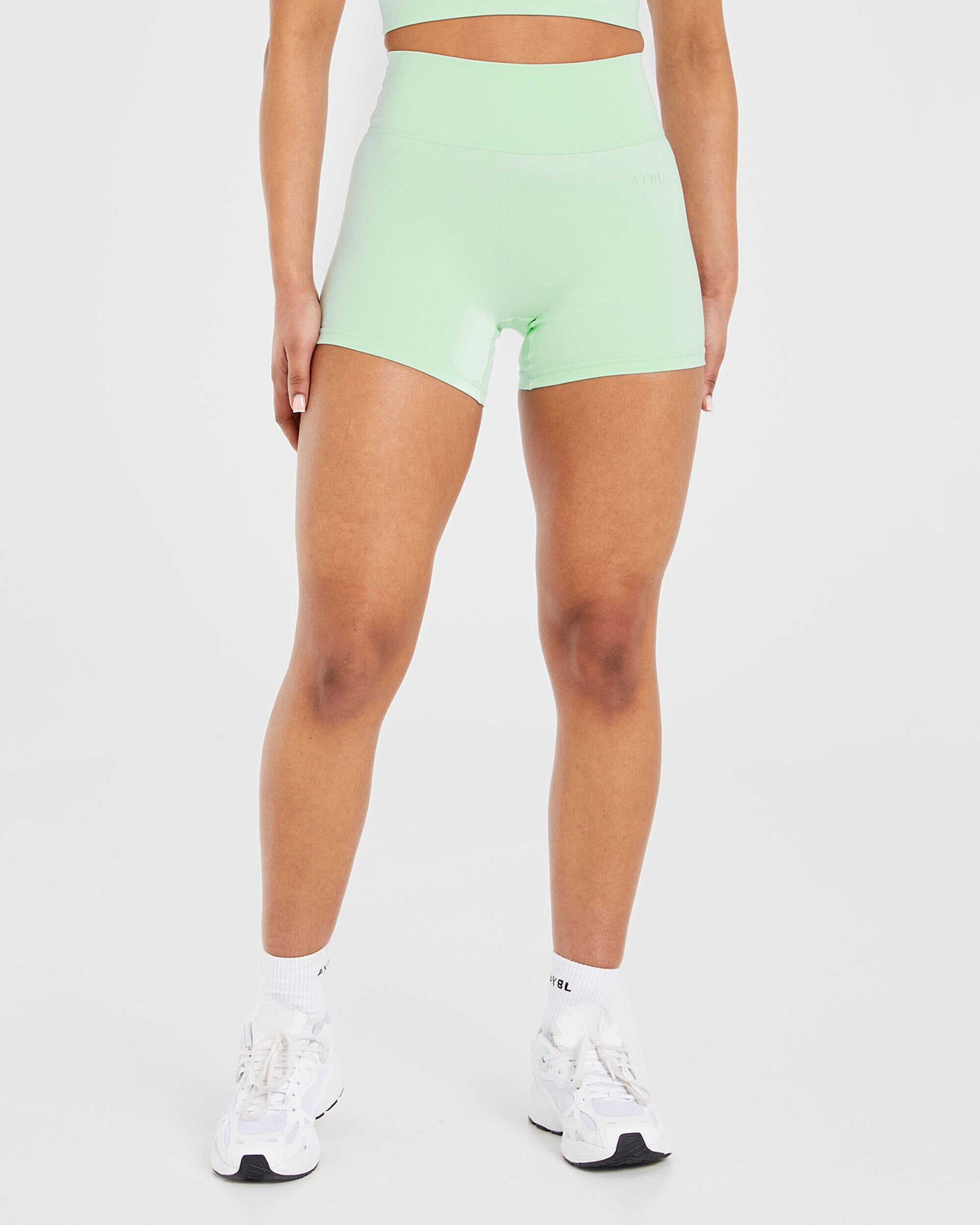 Staple Shorts - Mint Grün