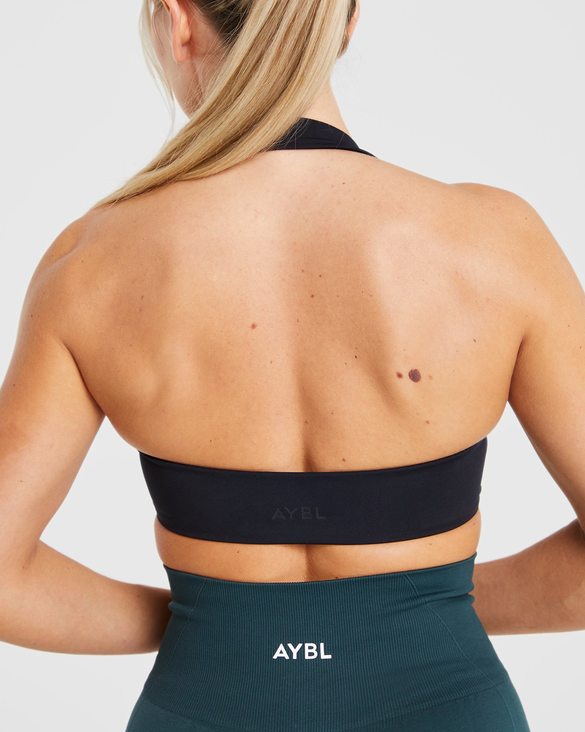 Essential Halterneck Sports Bra - Schwarz