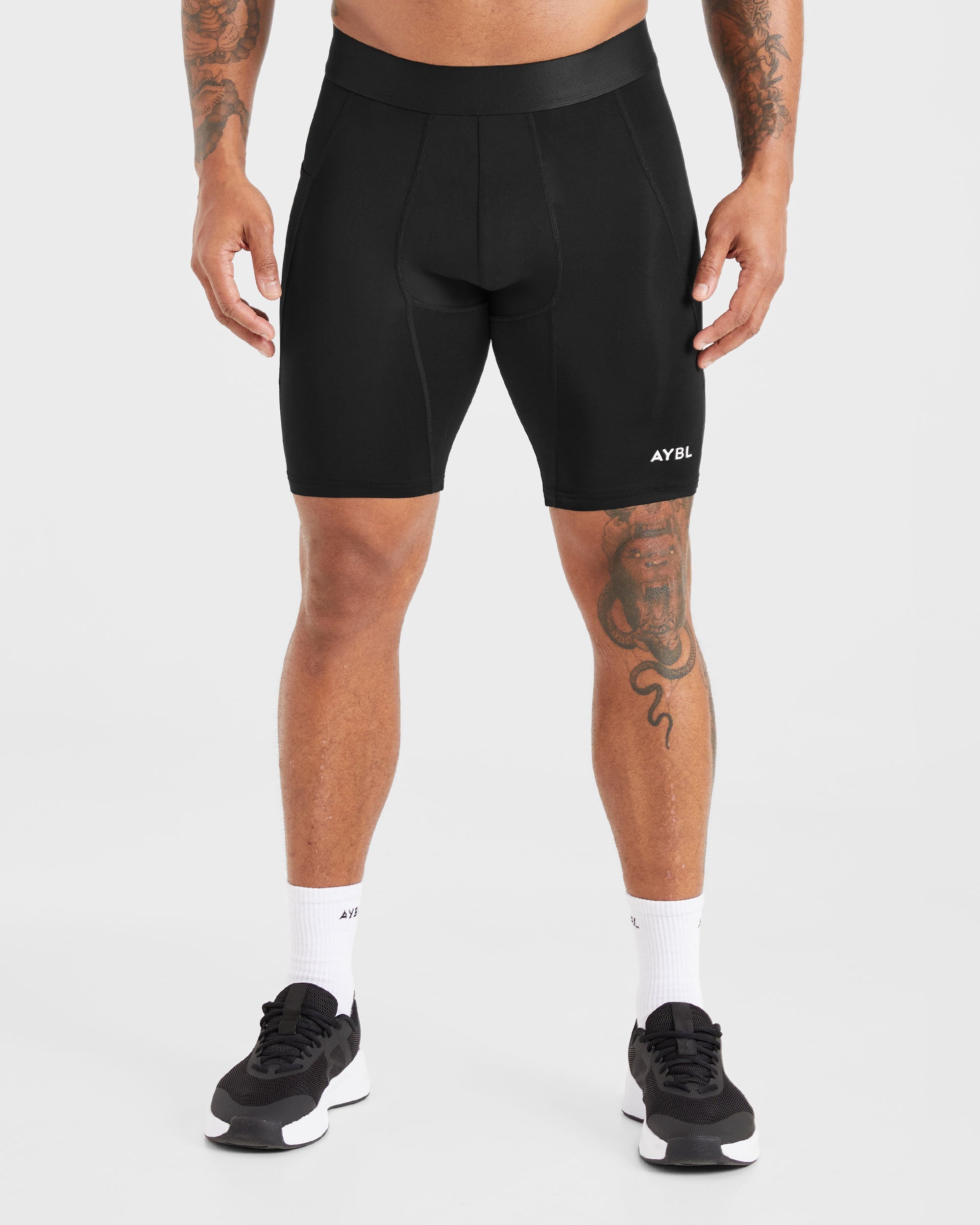 Essential Base Layer Shorts - Schwarz