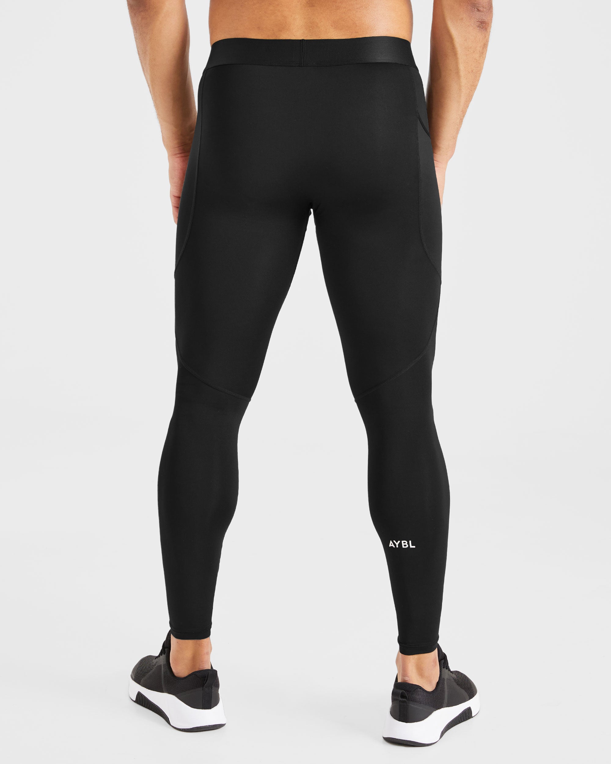 Essential Base Layer Leggings - Schwarz