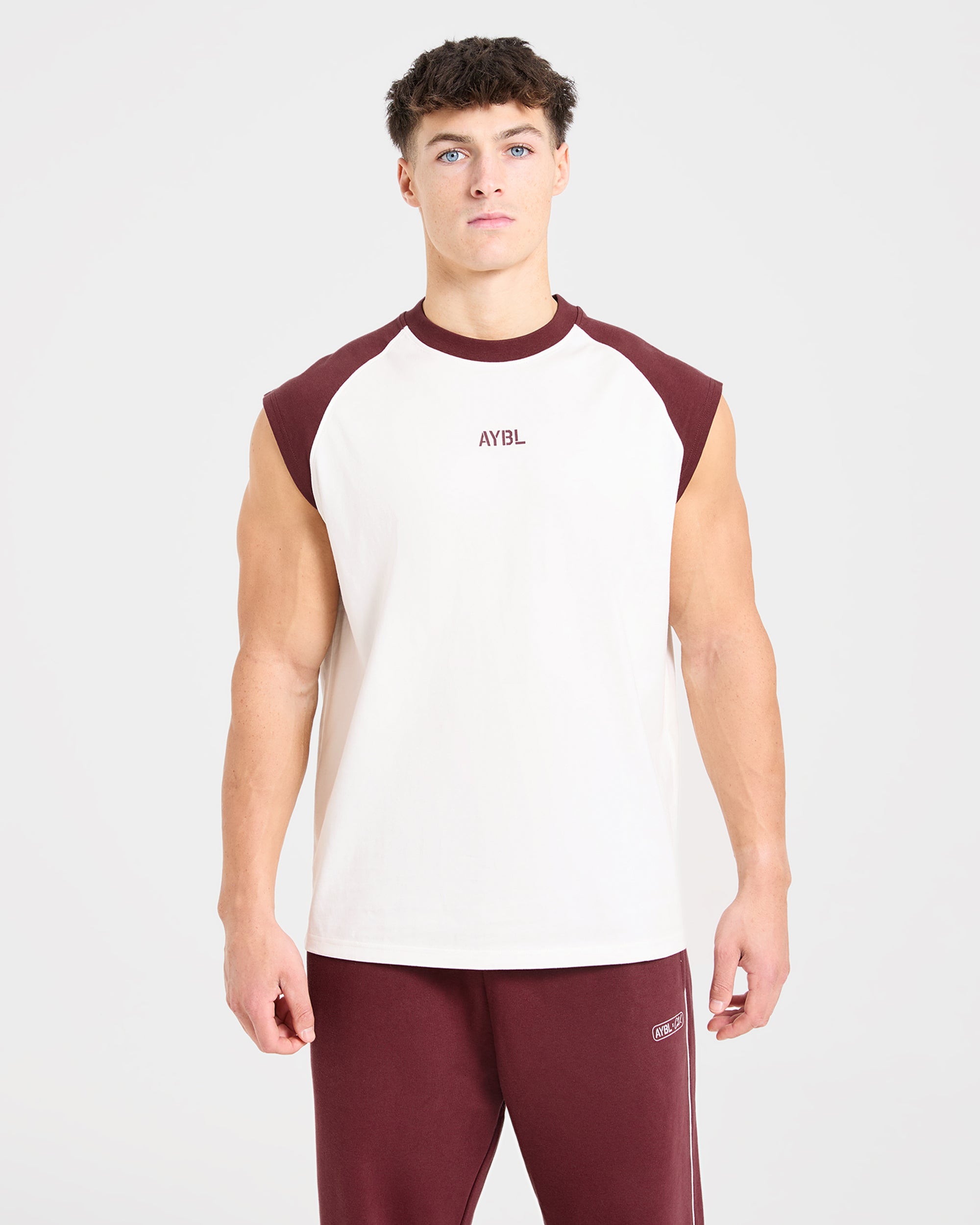 Cam Kissel x Contrast Oversized Tank - Off Weiß/Burgundy