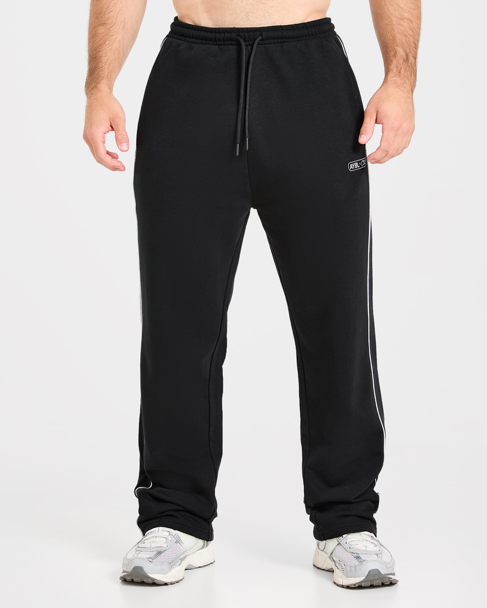 Cam Kissel x Oversized Straight Leg Joggers - Schwarz