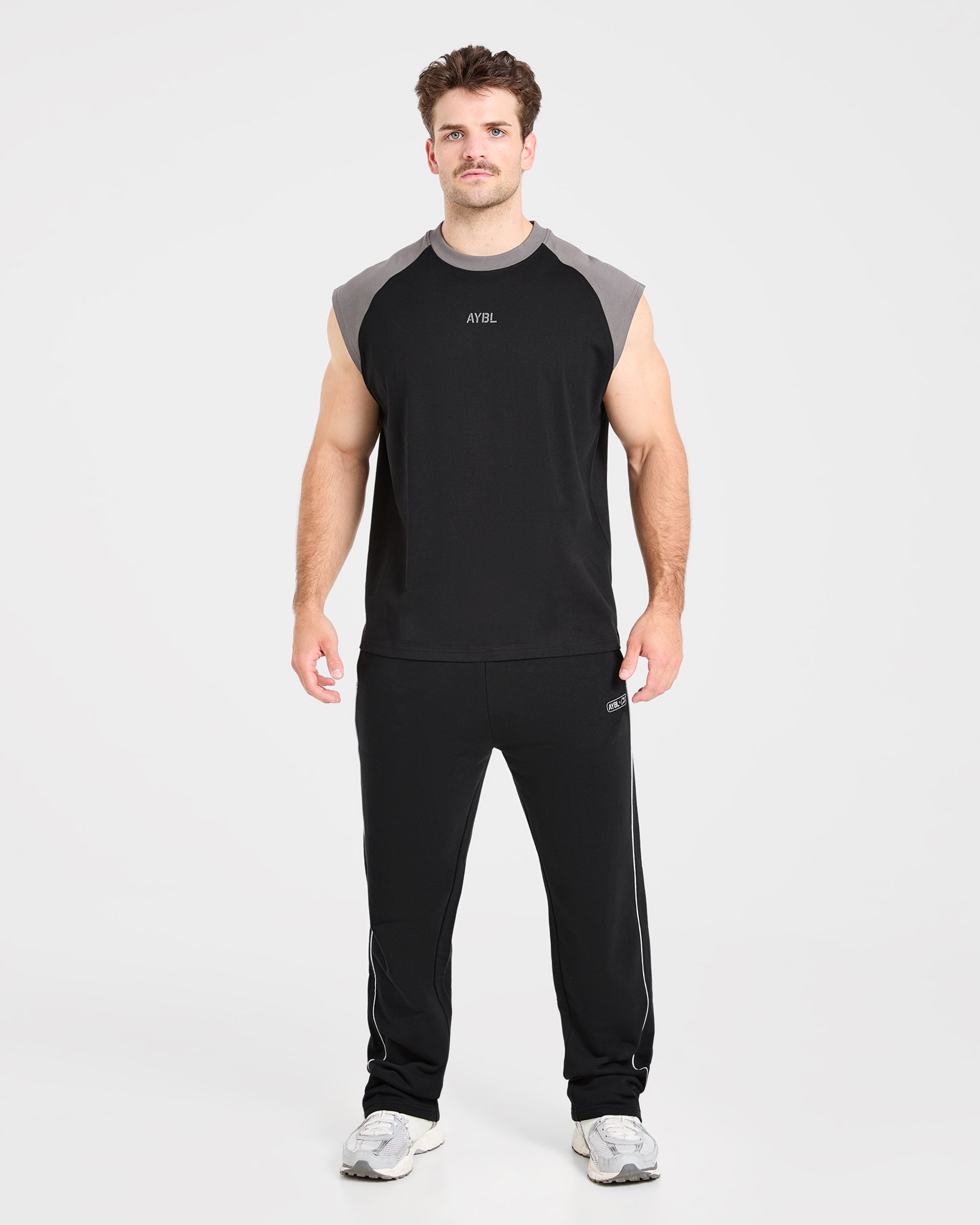 Cam Kissel x Oversized Straight Leg Joggers - Schwarz