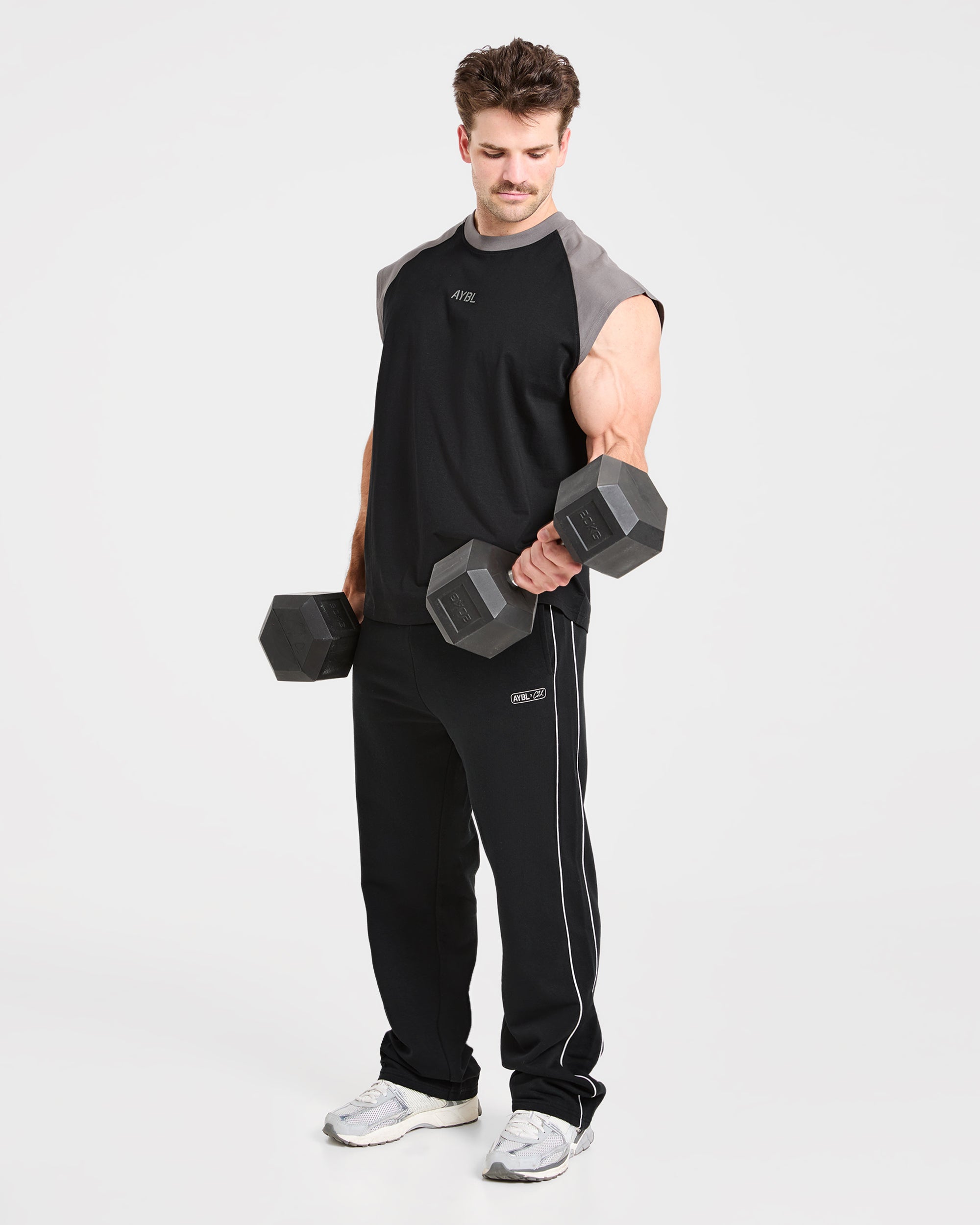 Cam Kissel x Oversized Straight Leg Joggers - Schwarz
