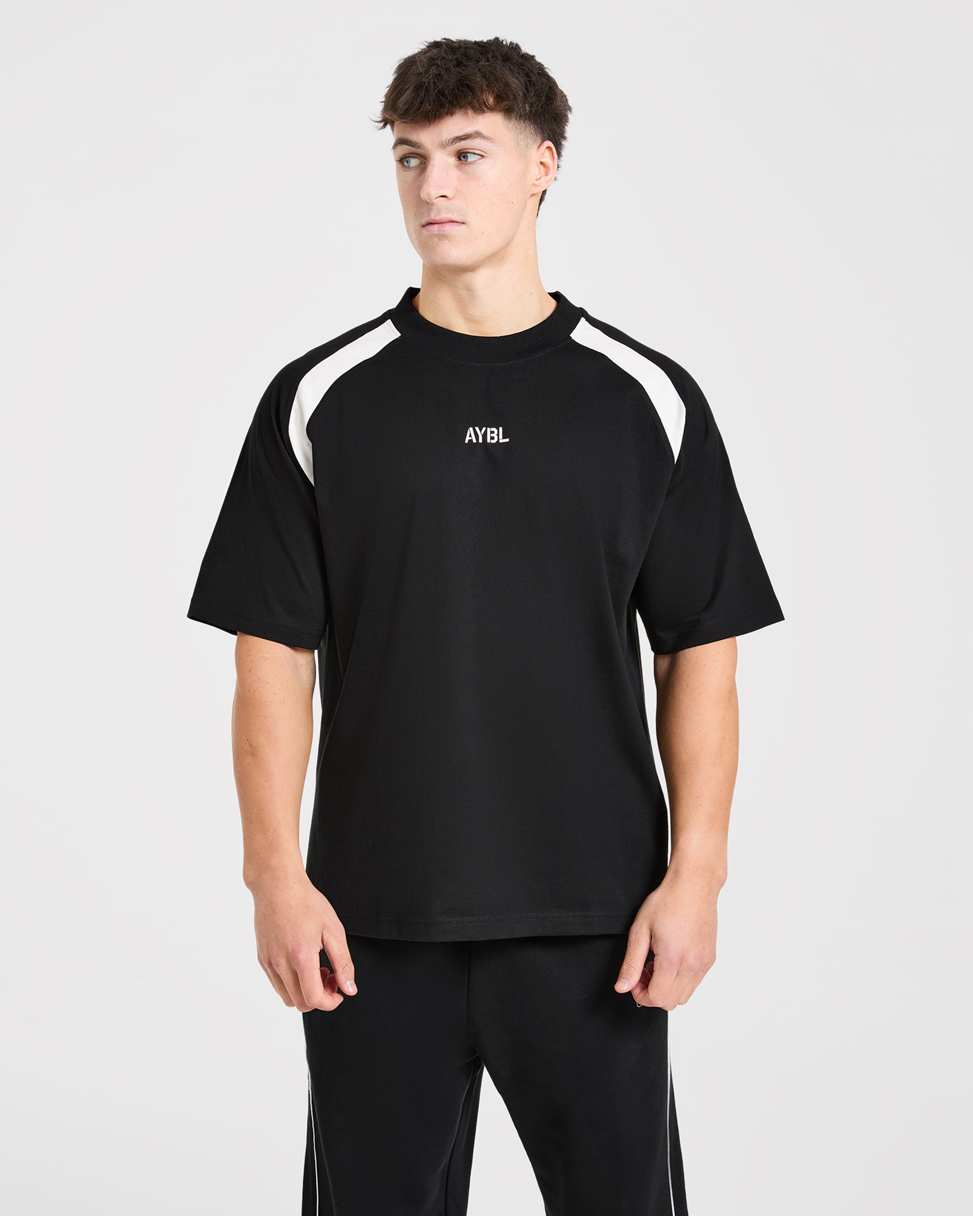 Cam Kissel x Contrast Oversized T Shirt - Schwarz