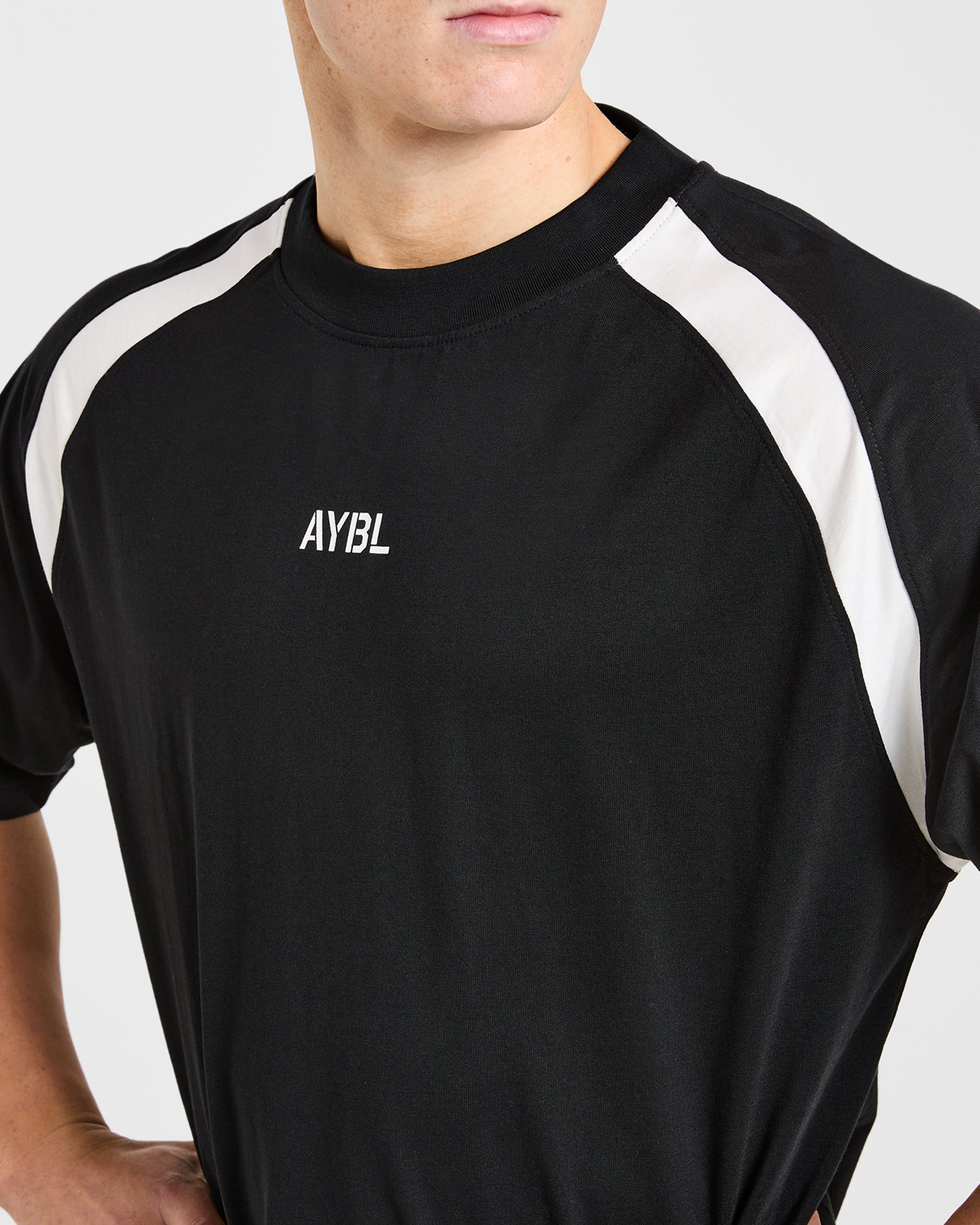 Cam Kissel x Contrast Oversized T Shirt - Schwarz