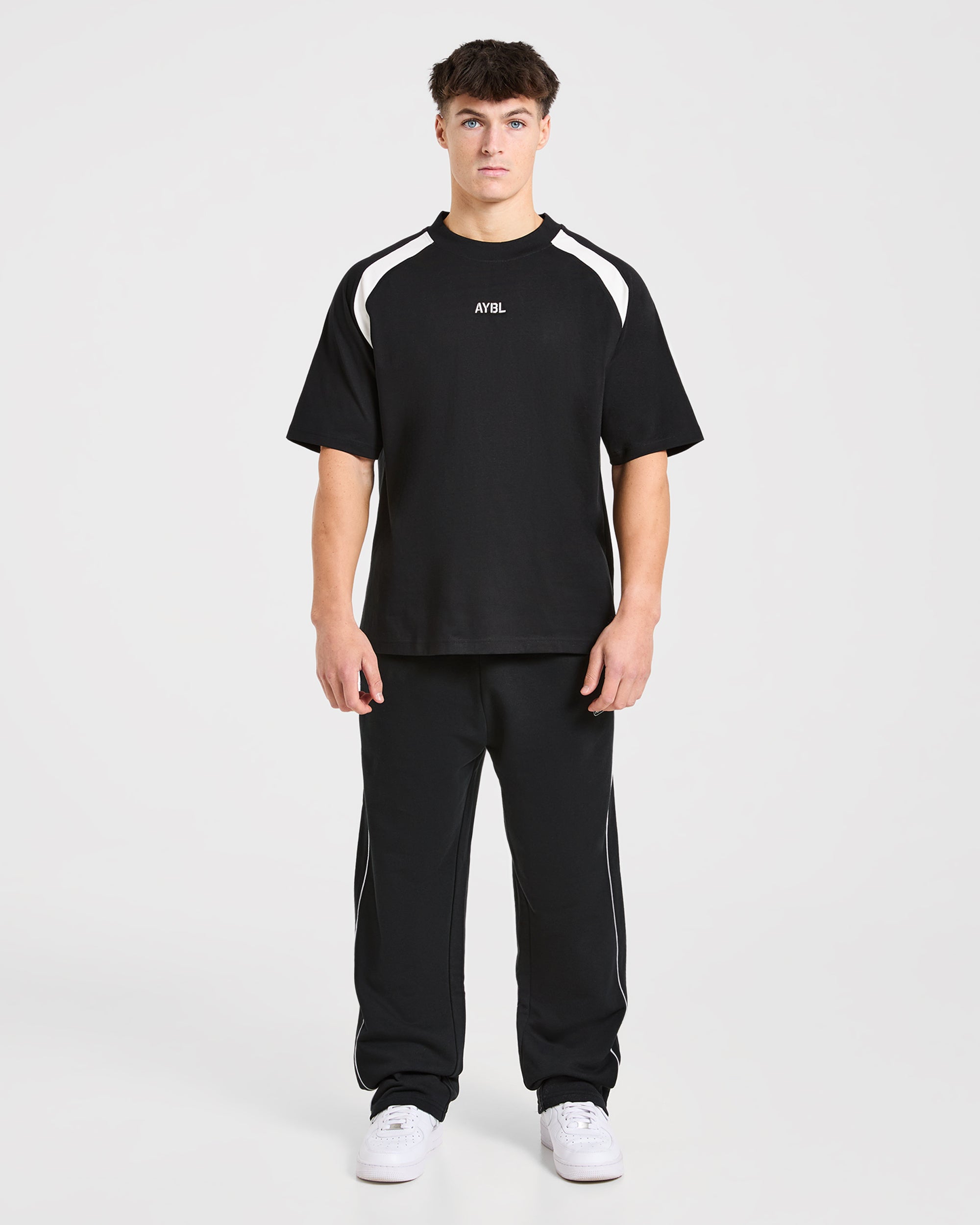 Cam Kissel x Contrast Oversized T Shirt - Schwarz