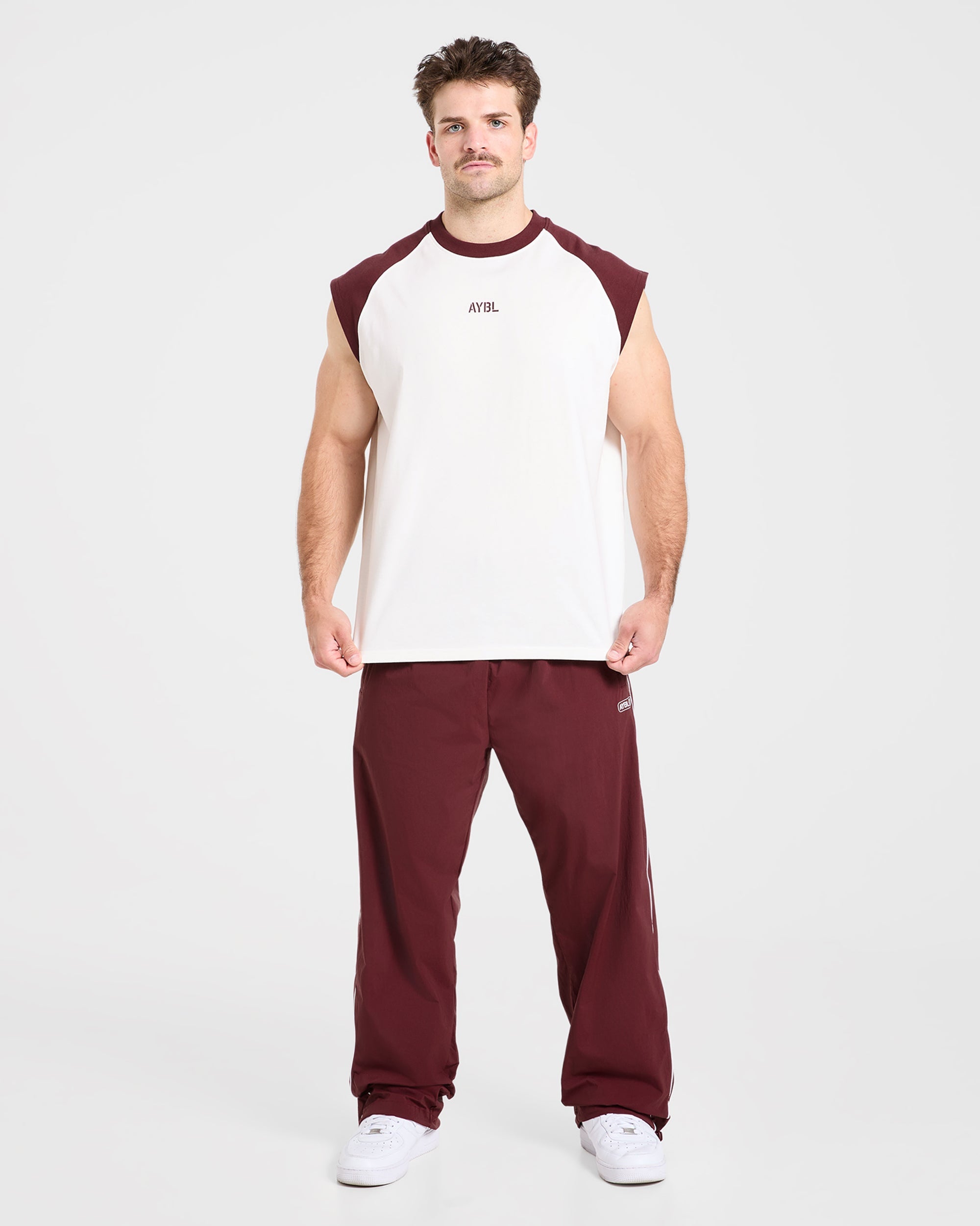 Cam Kissel x Contrast Oversized Tank - Off Weiß/Burgundy