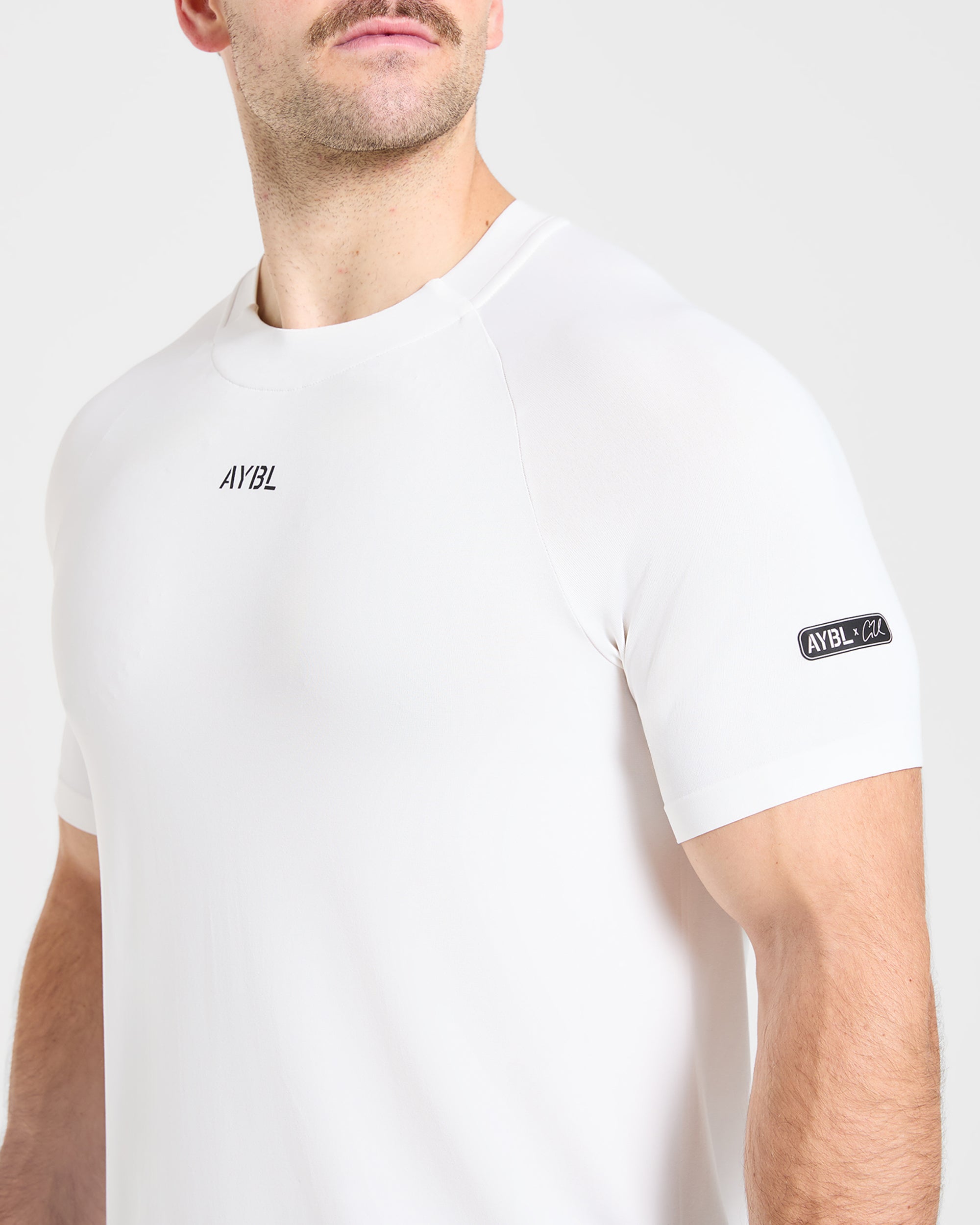 Cam Kissel x Seamless T Shirt - Off Weiß