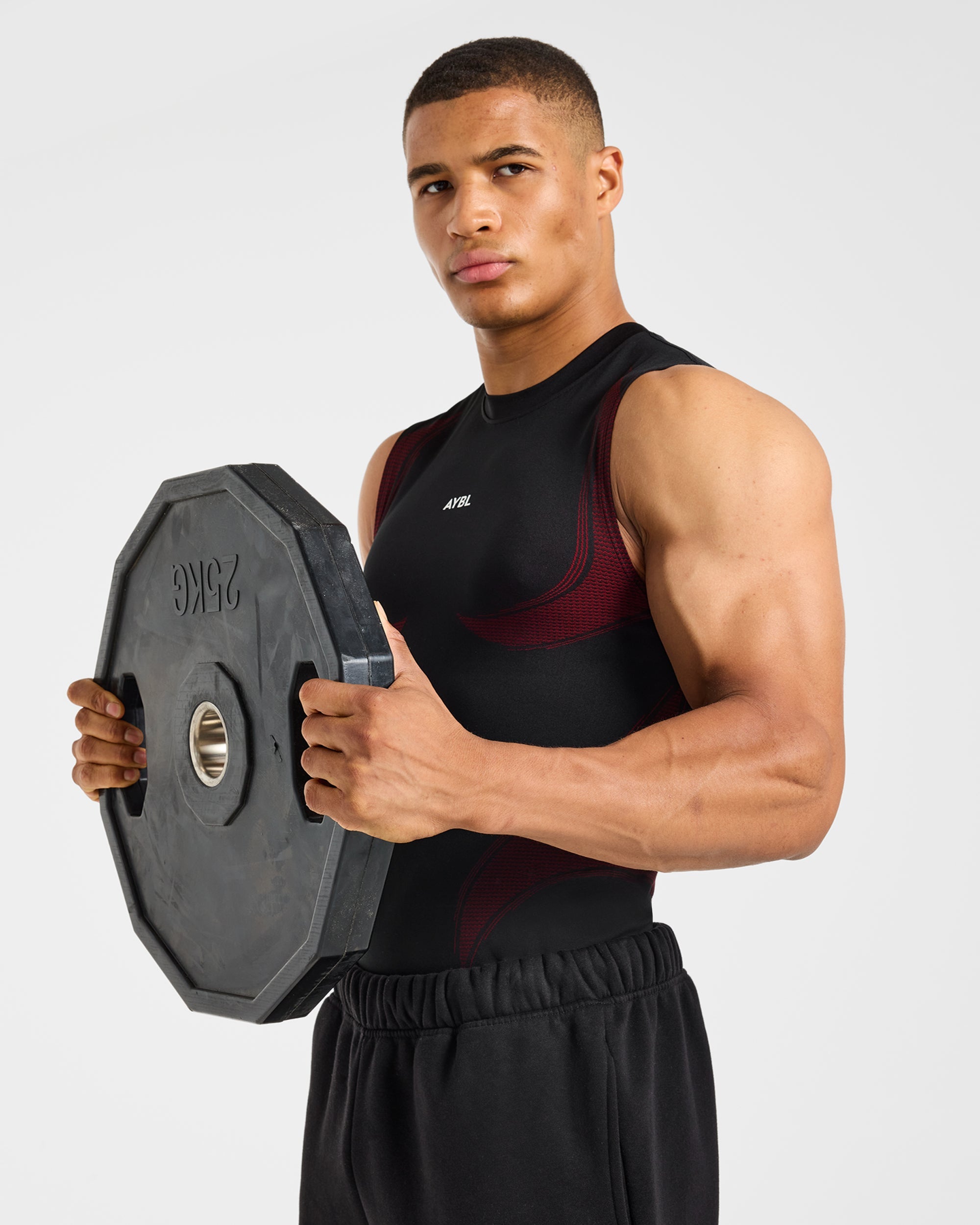 Charge Seamless Tank - Schwarz/Rot