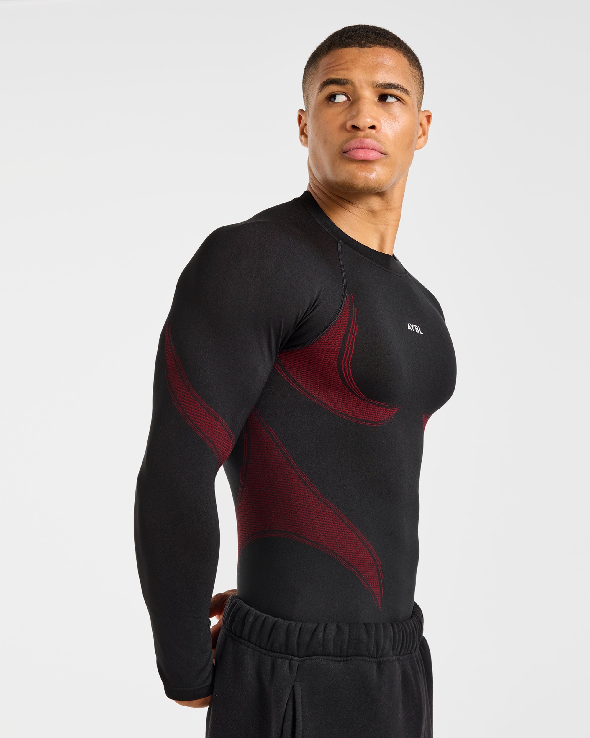 Charge Seamless Long Sleeve T Shirt - Schwarz/Rot