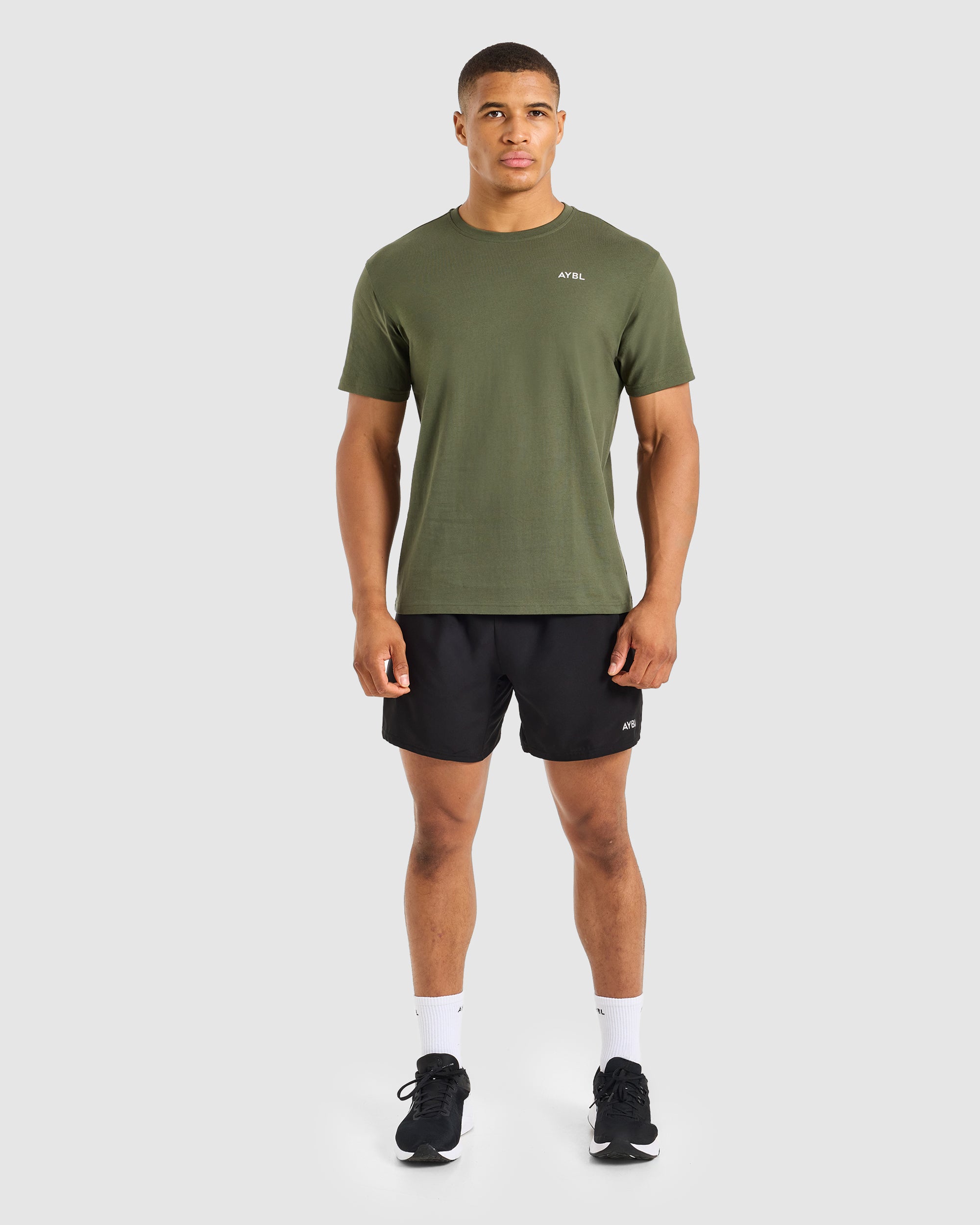 Essential T Shirt - Army Grün
