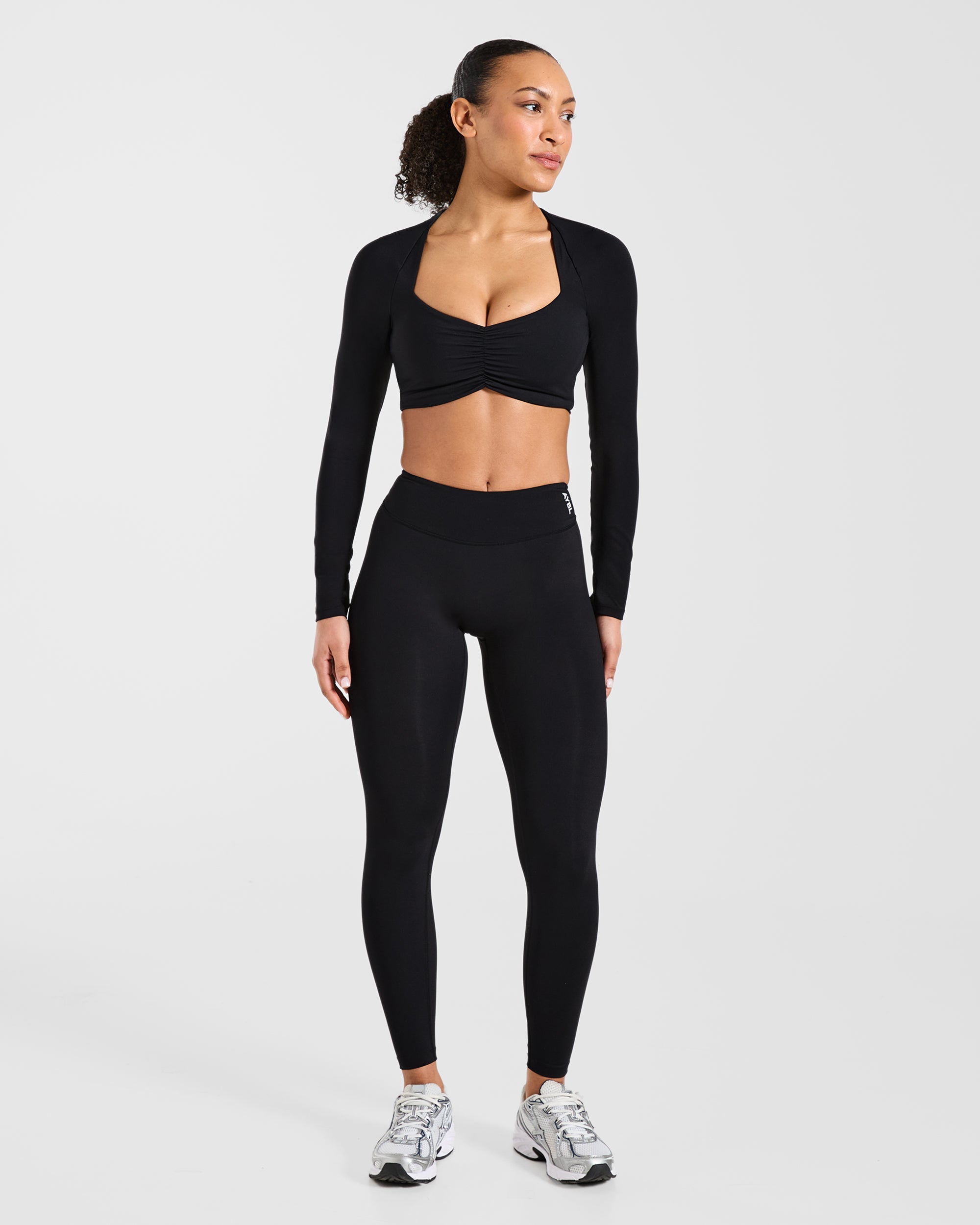 Physique Long Sleeve Crop Top - Schwarz