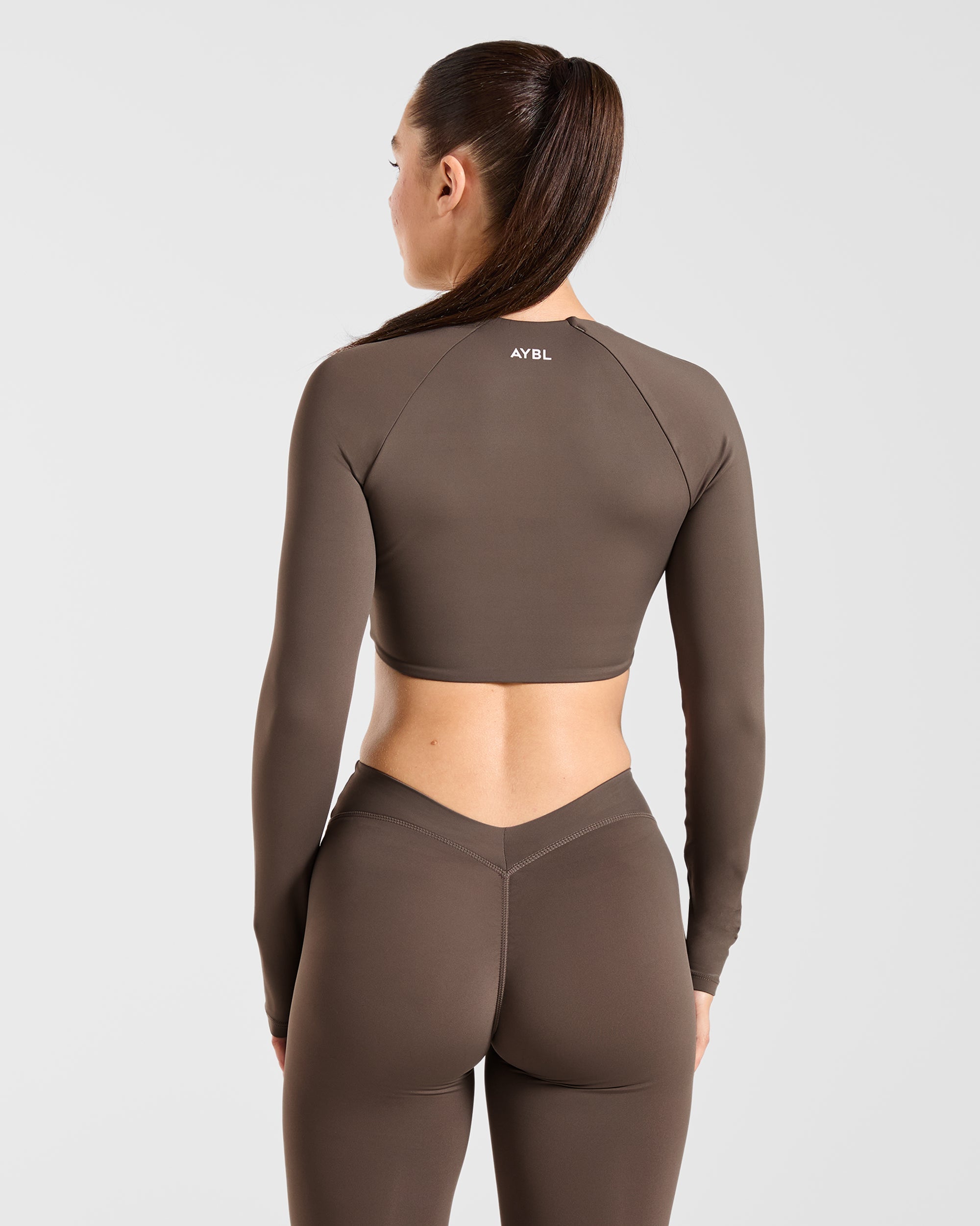 Physique Long Sleeve Crop Top - Braun