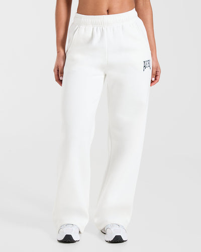 AYBL Club Oversized Straight Leg Joggers - Off Weiß/Forest Grün