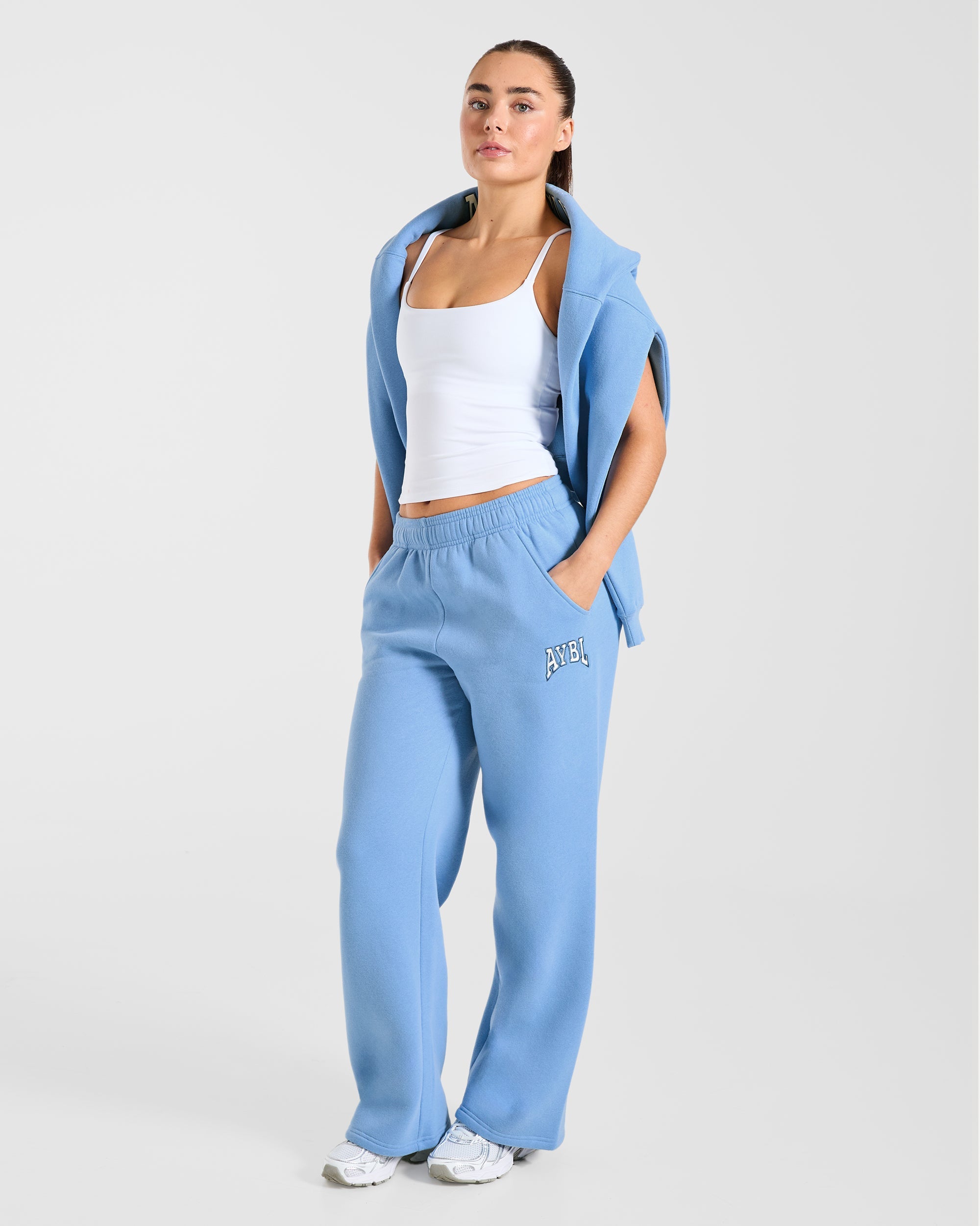 AYBL Club Oversized Straight Leg Joggers - Blau