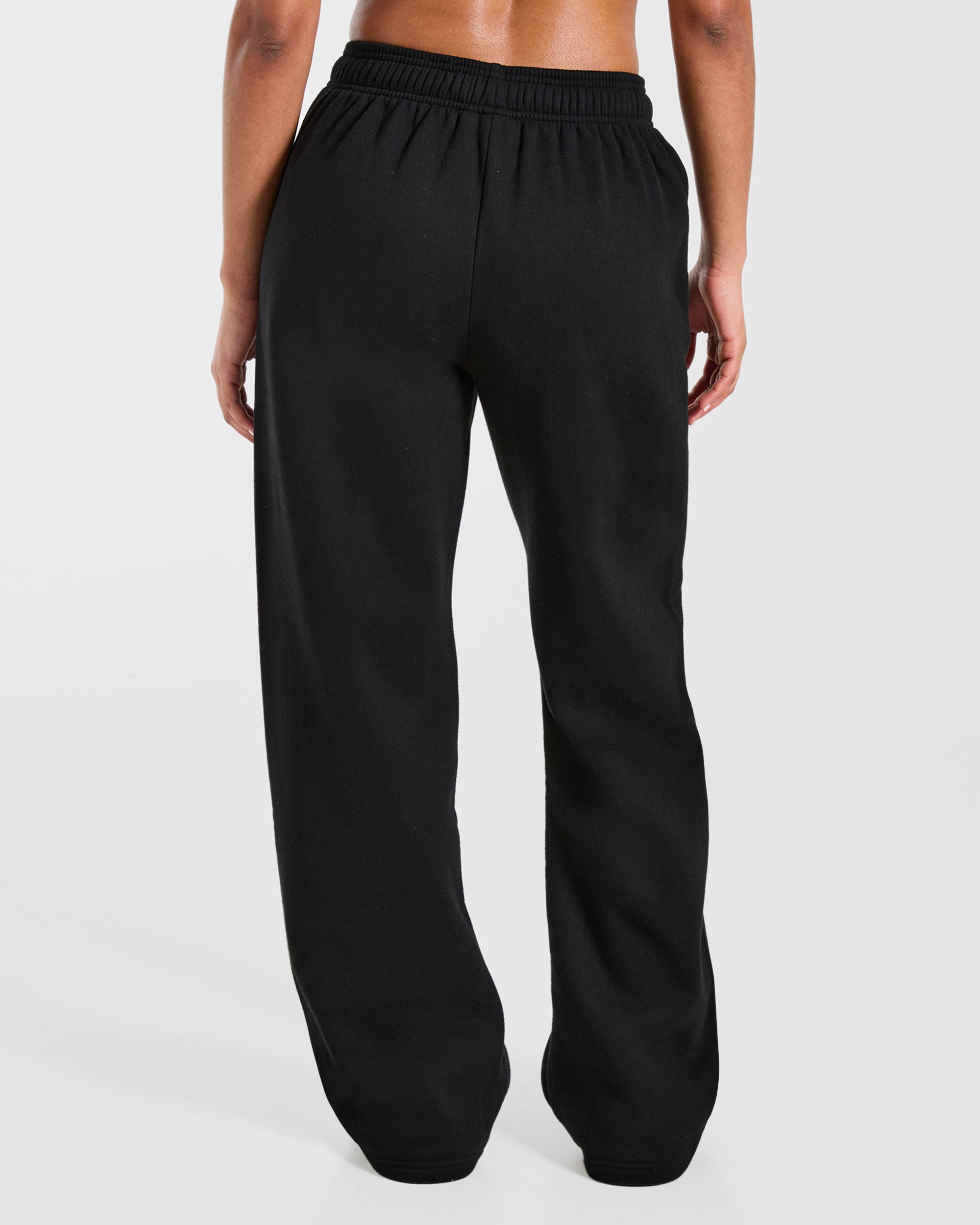 AYBL Club Oversized Straight Leg Joggers - Schwarz