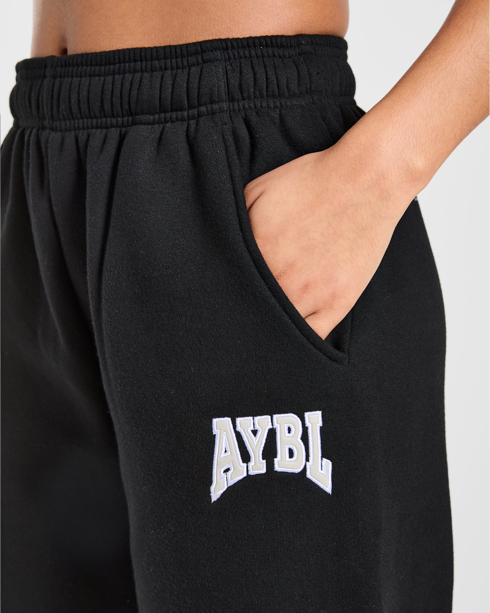 AYBL Club Oversized Straight Leg Joggers - Schwarz