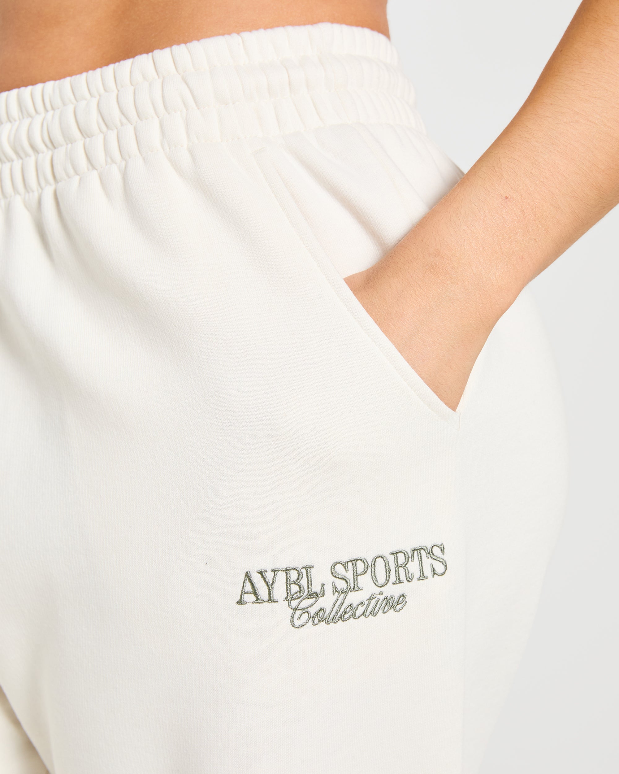 Sports Collective Oversized Straight Leg Joggers - Off Weiß/Grün