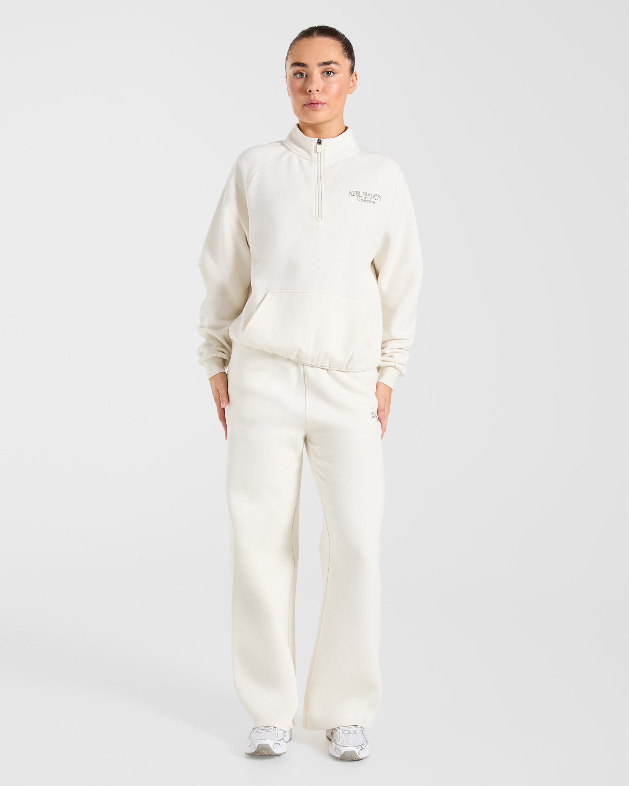 Sports Collective Oversized Straight Leg Joggers - Off Weiß/Grün