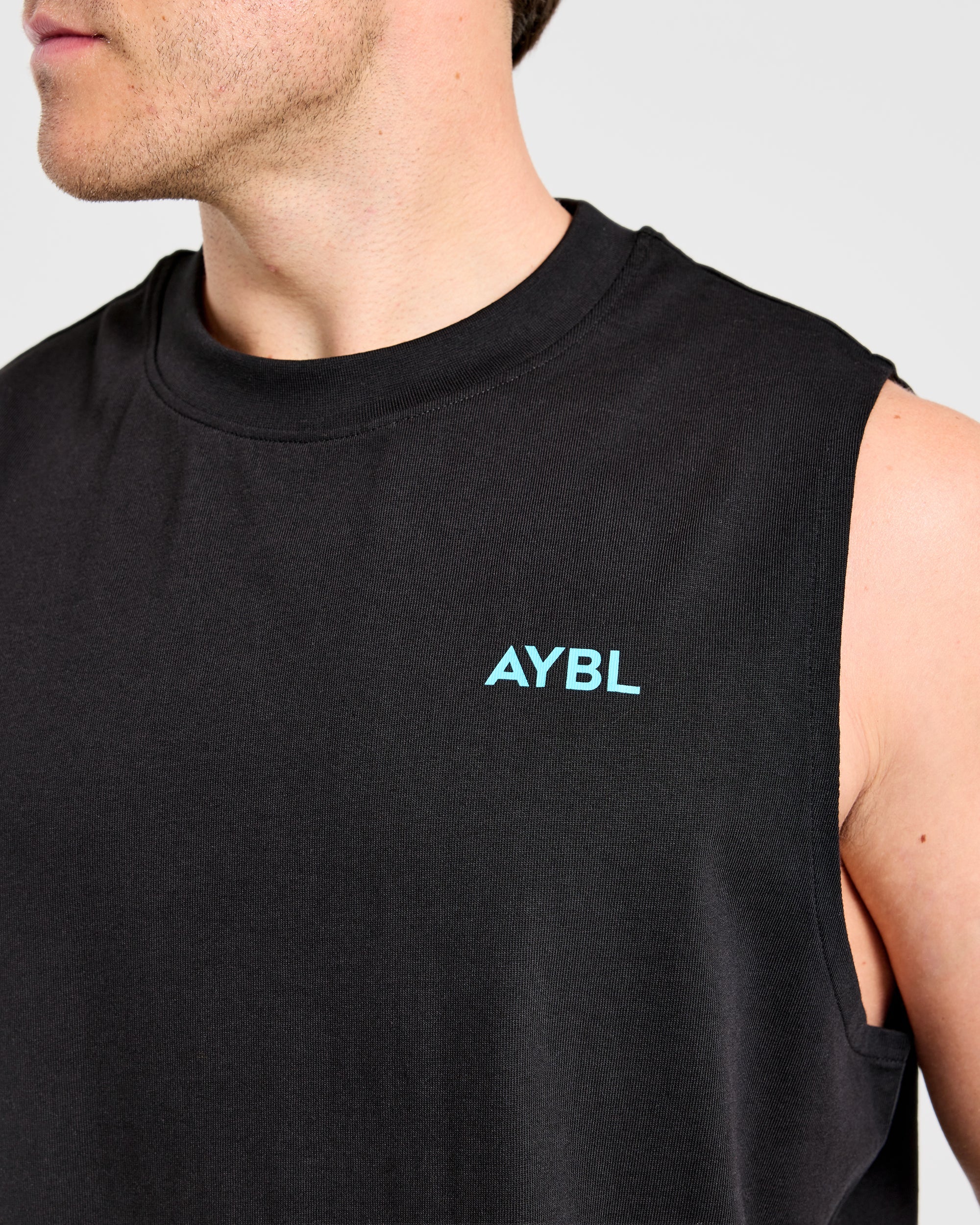 Essential Oversized Graphic Tank - Schwarz/Aqua