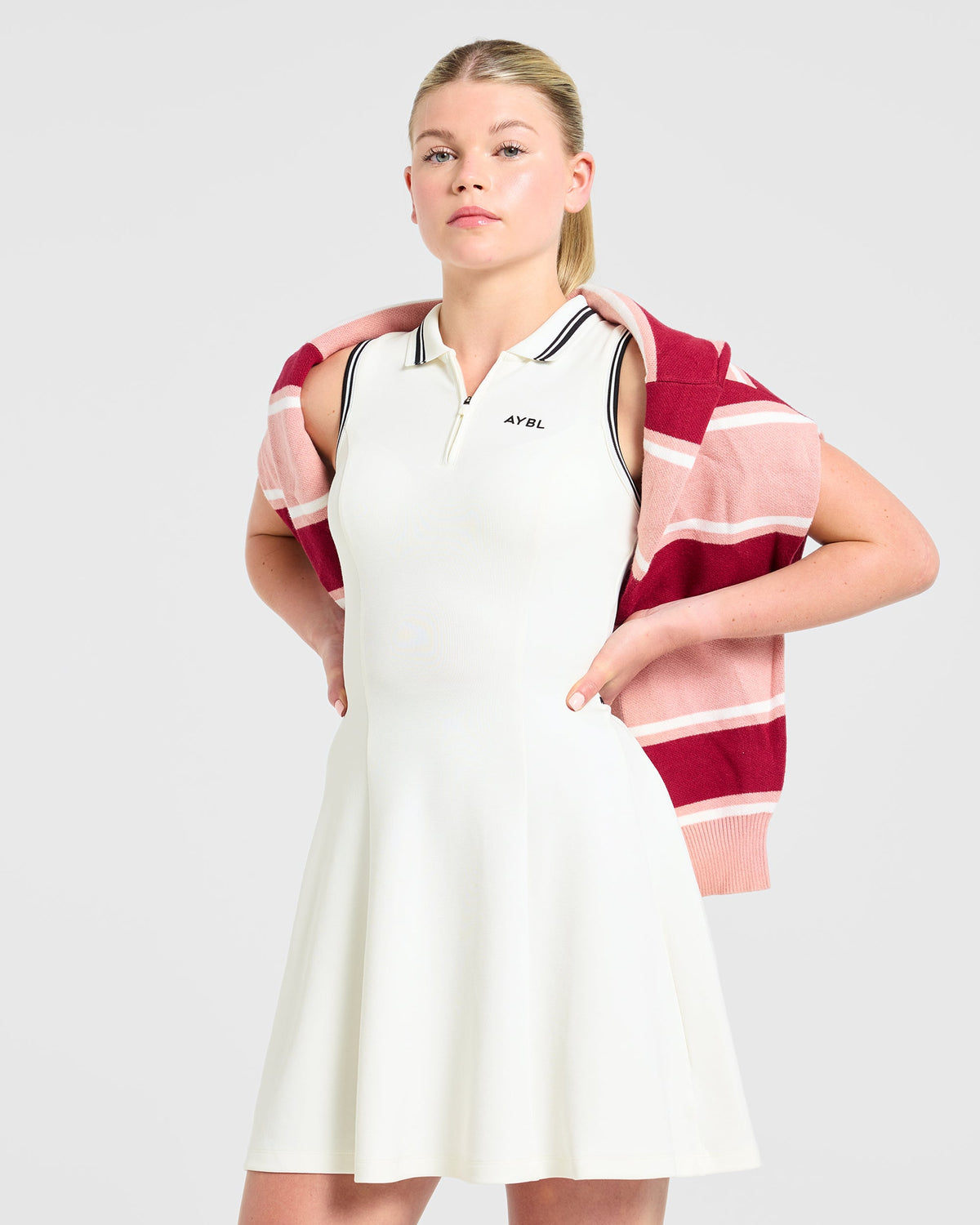 Classic Pleated Dress - Weiß