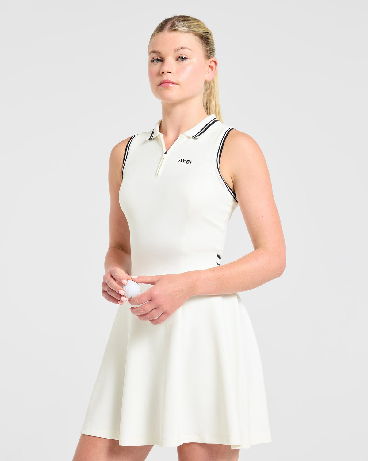 Classic Pleated Dress - Weiß