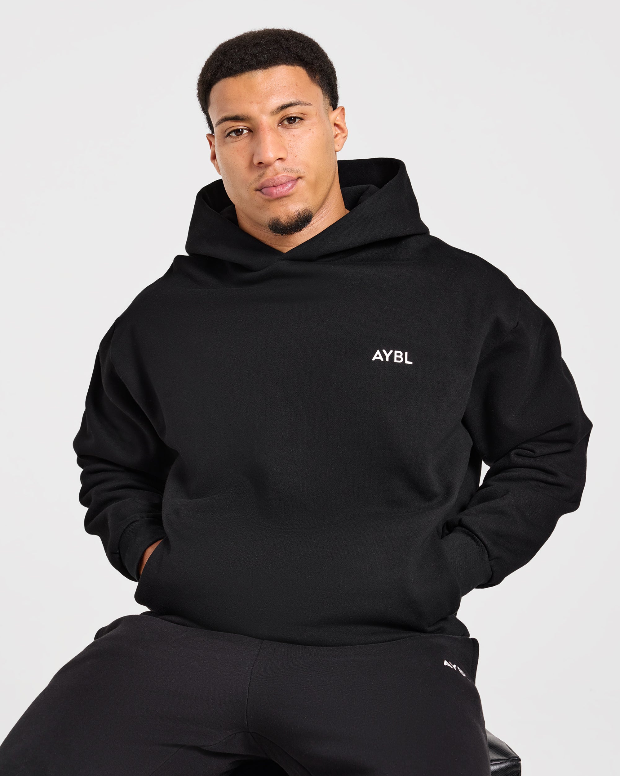 Essential Oversized Hoodie - Schwarz