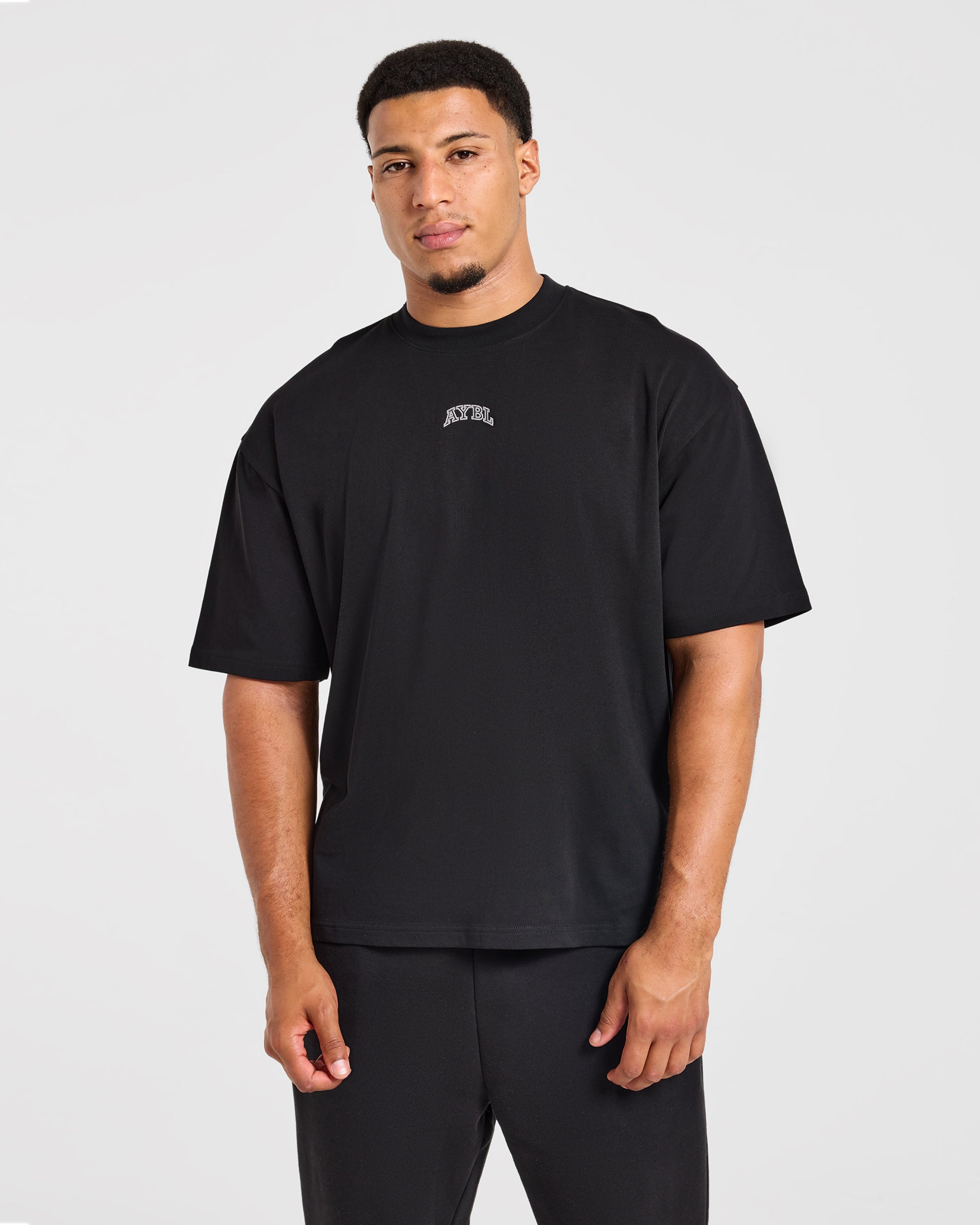 Relentless Eagle Oversized T Shirt - Schwarz