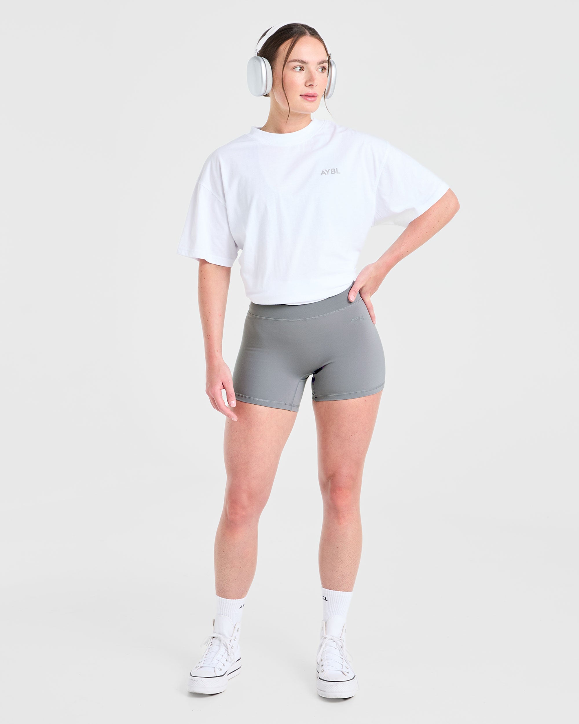 Staple Shorts - Grau