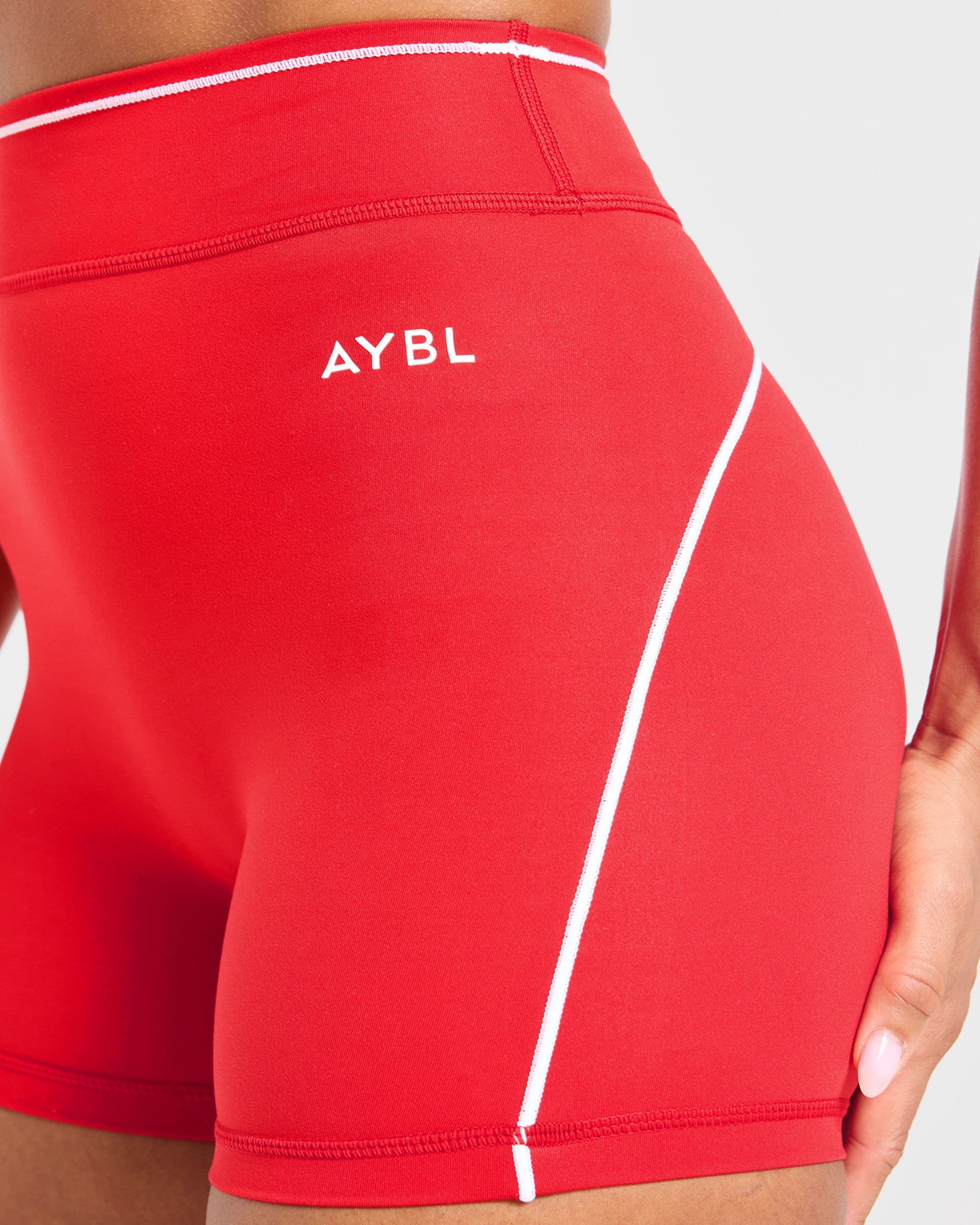 Form Shorts - Rot