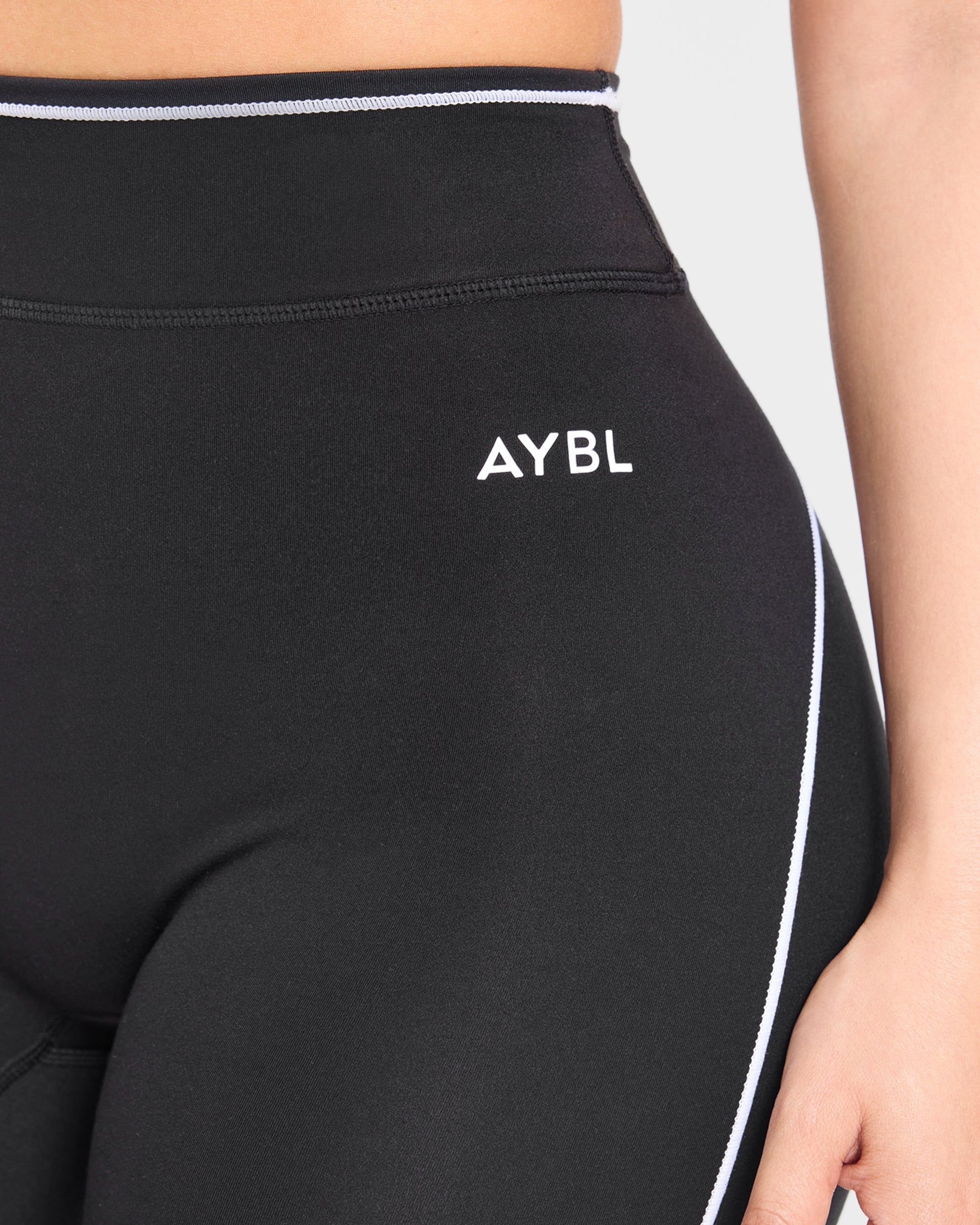 Form Capris - Schwarz