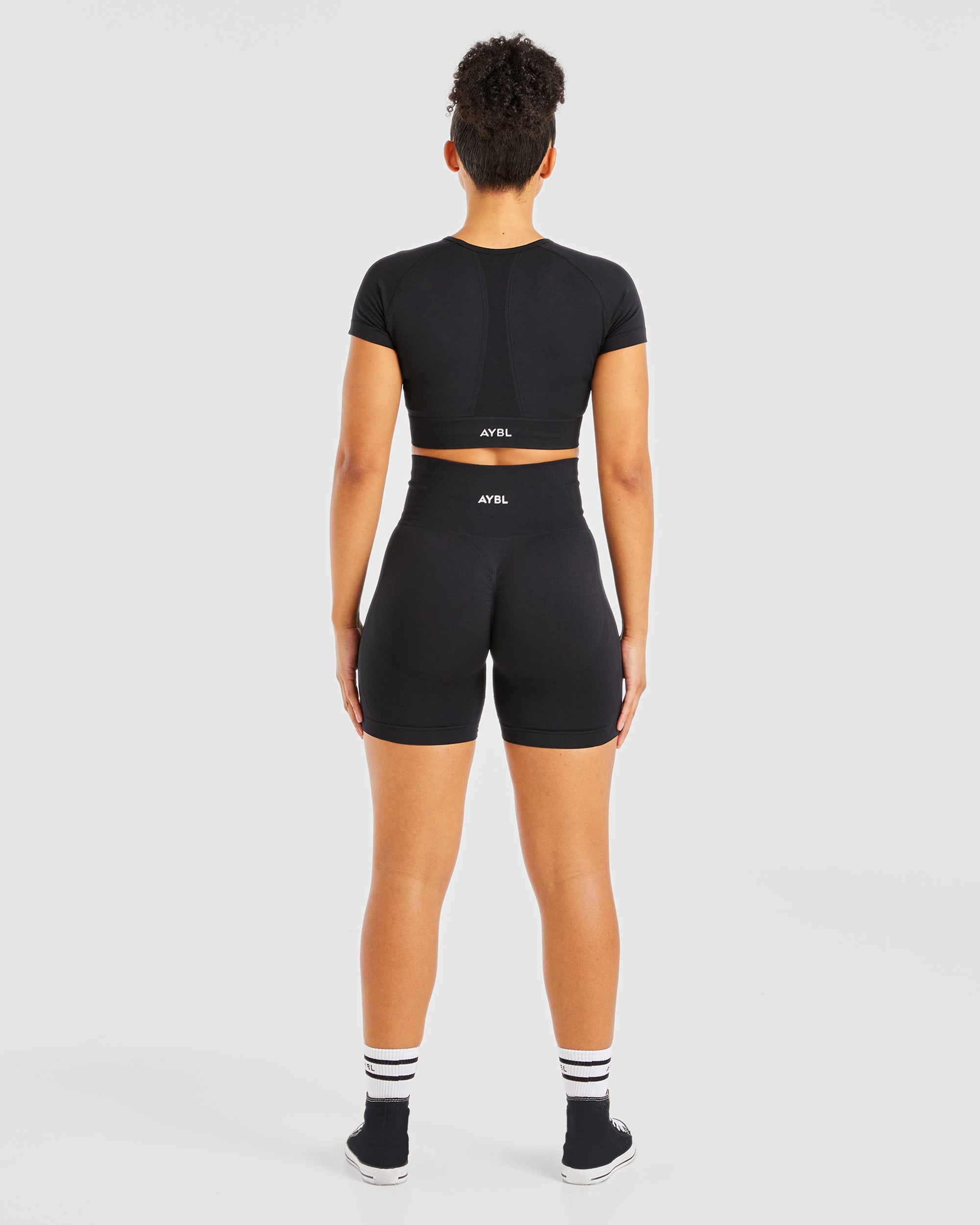 Empower Seamless Cycling Shorts - Schwarz