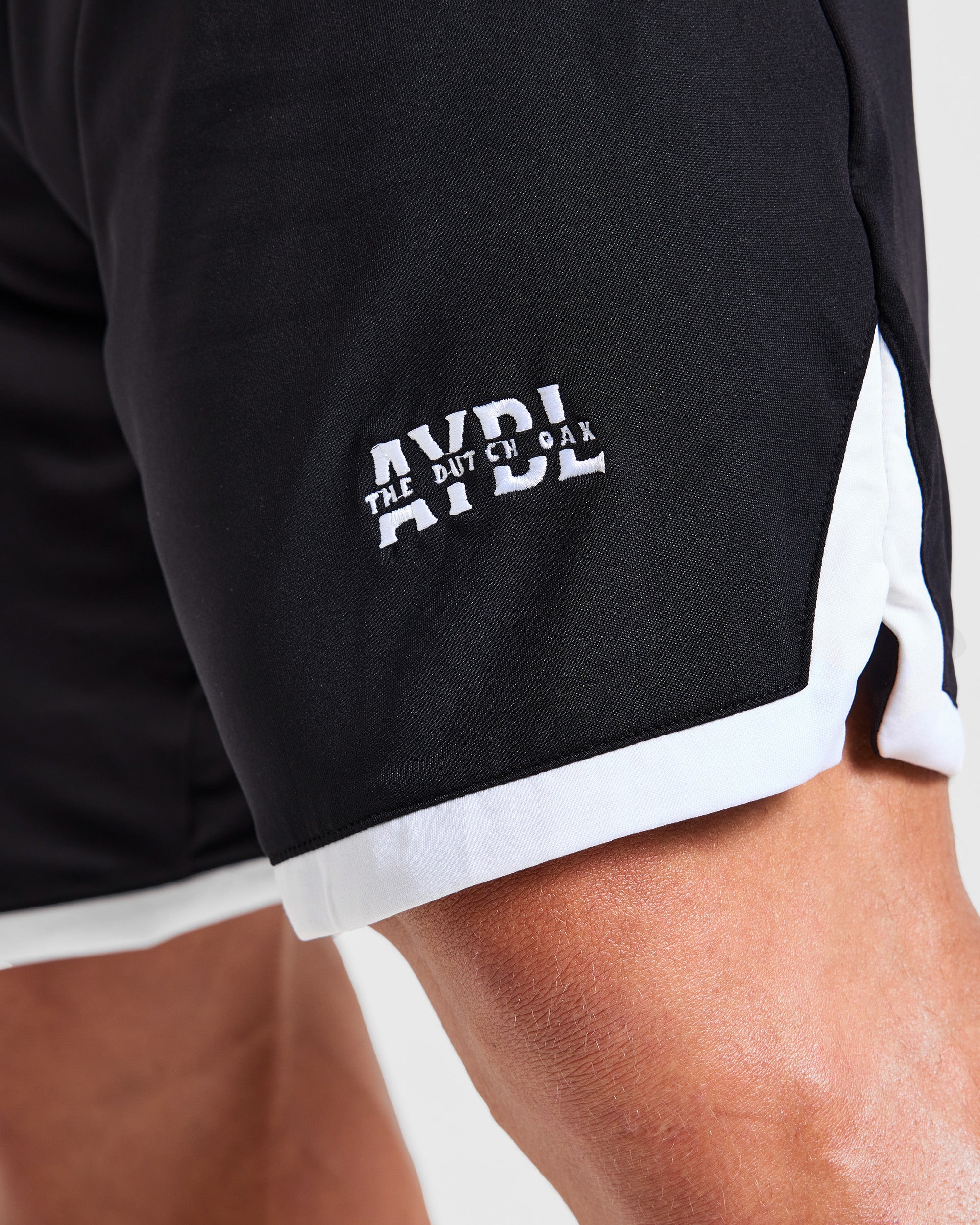 Wesley Vissers x Old School Contrast Shorts - Schwarz