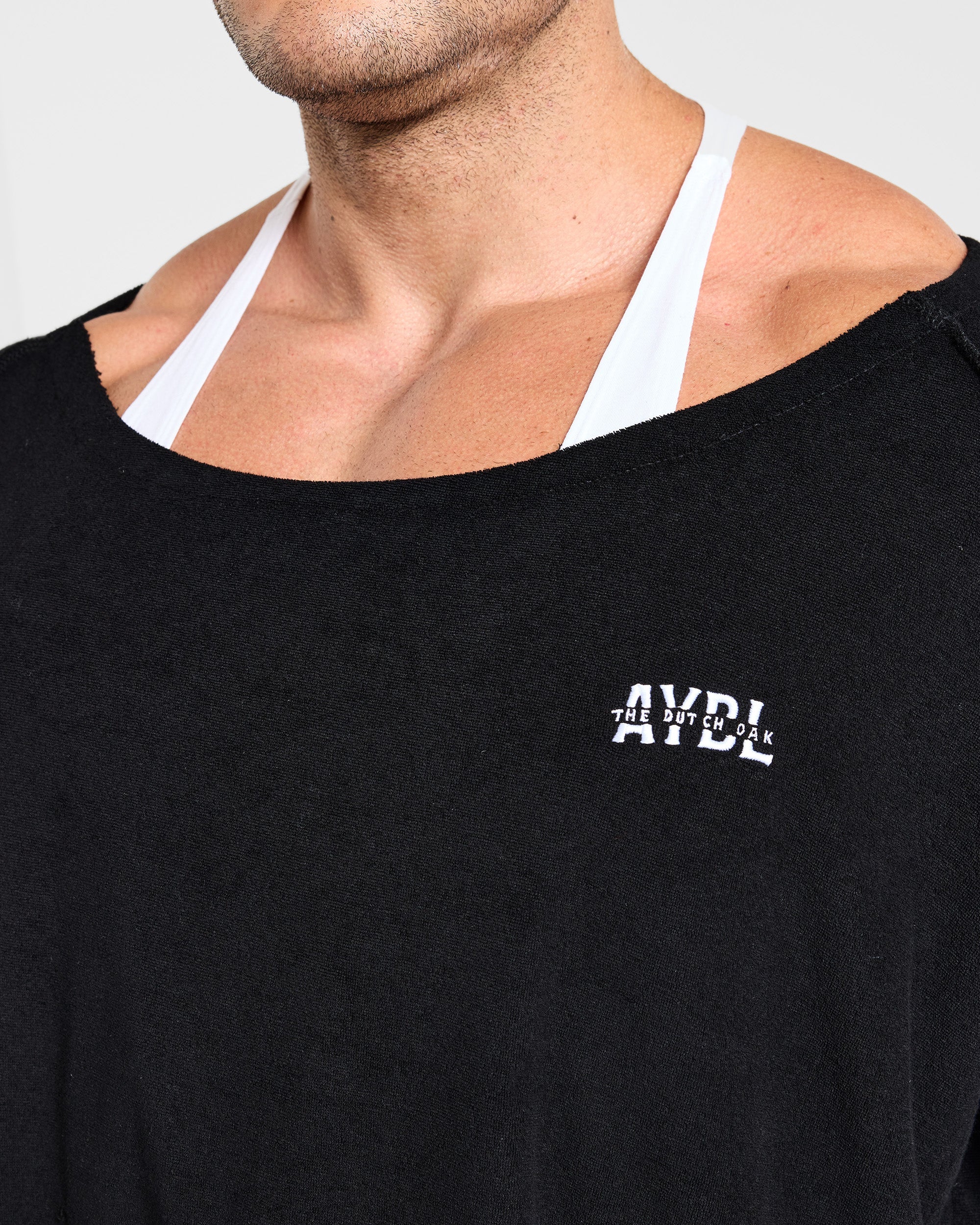 Wesley Vissers x Old School Wide Neck T Shirt - Schwarz