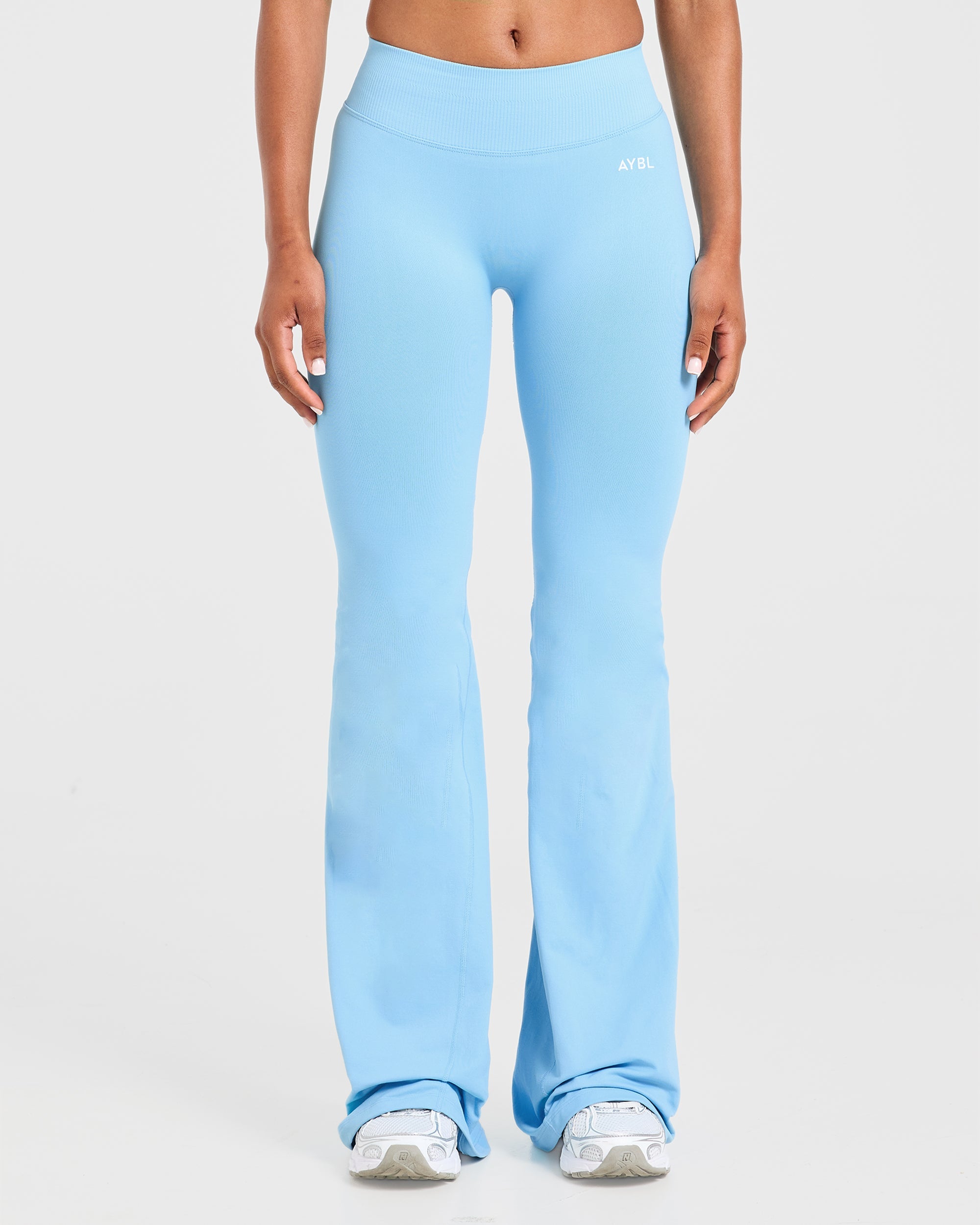 Enhance Seamless Flared Leggings - Powder Blau