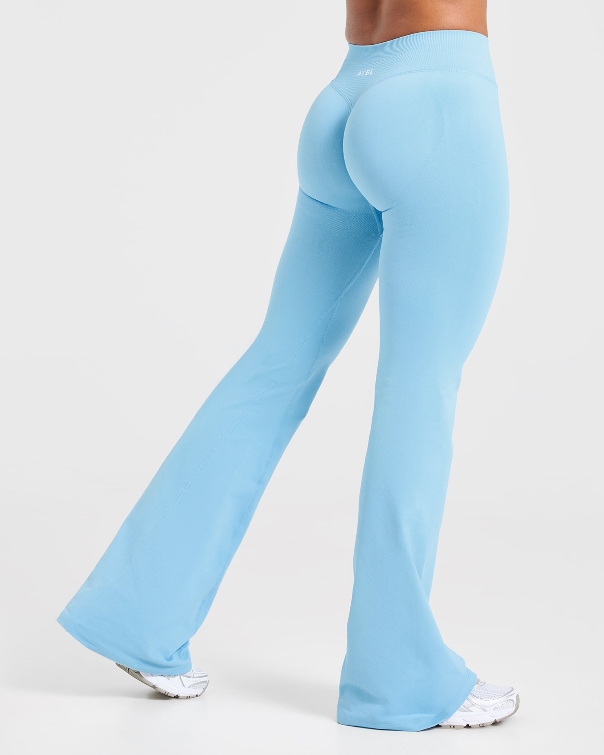 Enhance Seamless Flared Leggings - Powder Blau