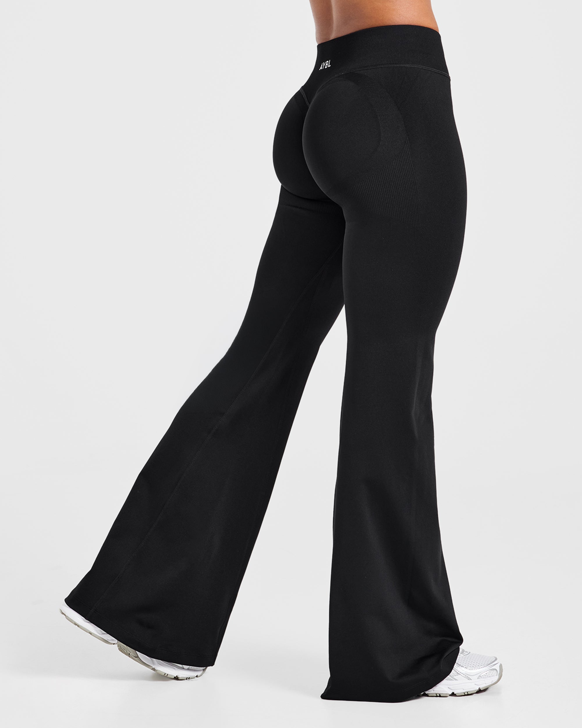 Adapt Seamless Flared Leggings - Schwarz