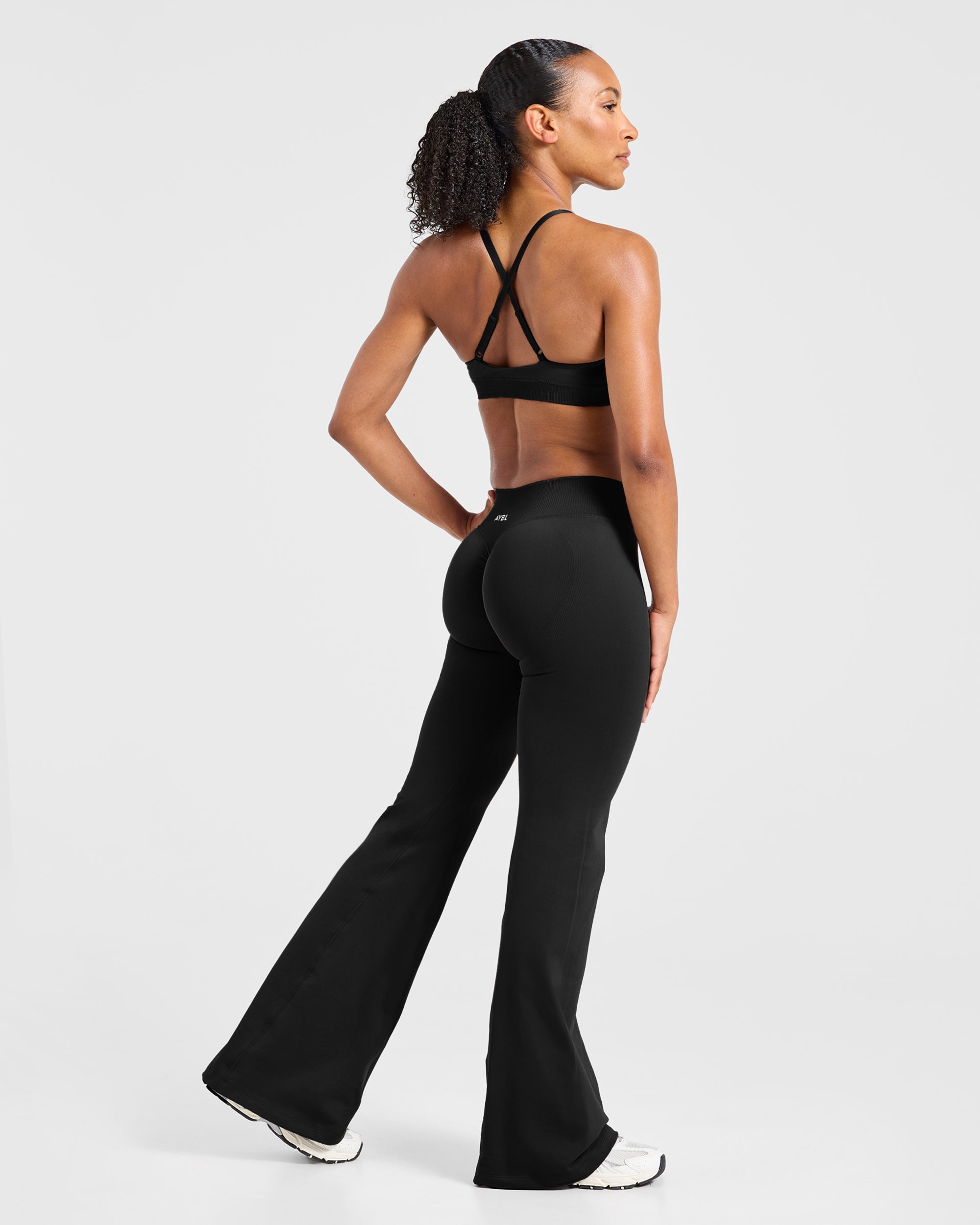 Enhance Seamless Flared Leggings - Schwarz