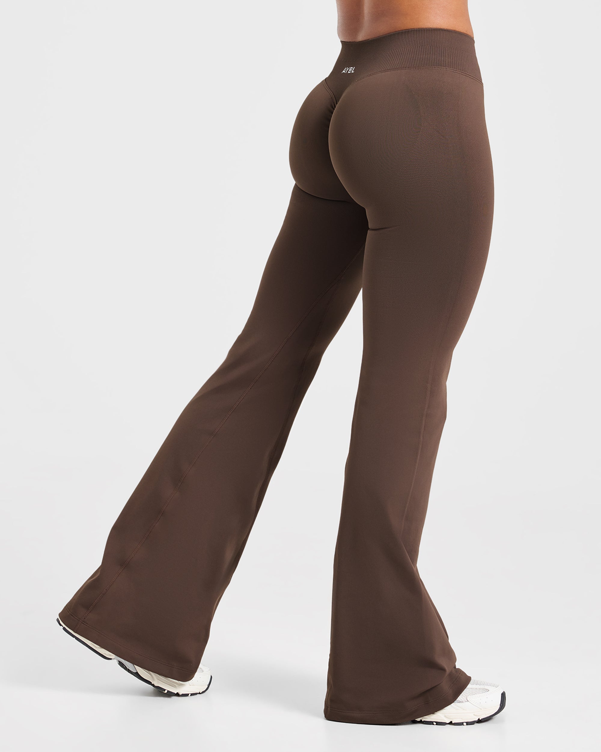 Enhance Seamless Flared Leggings - Braun