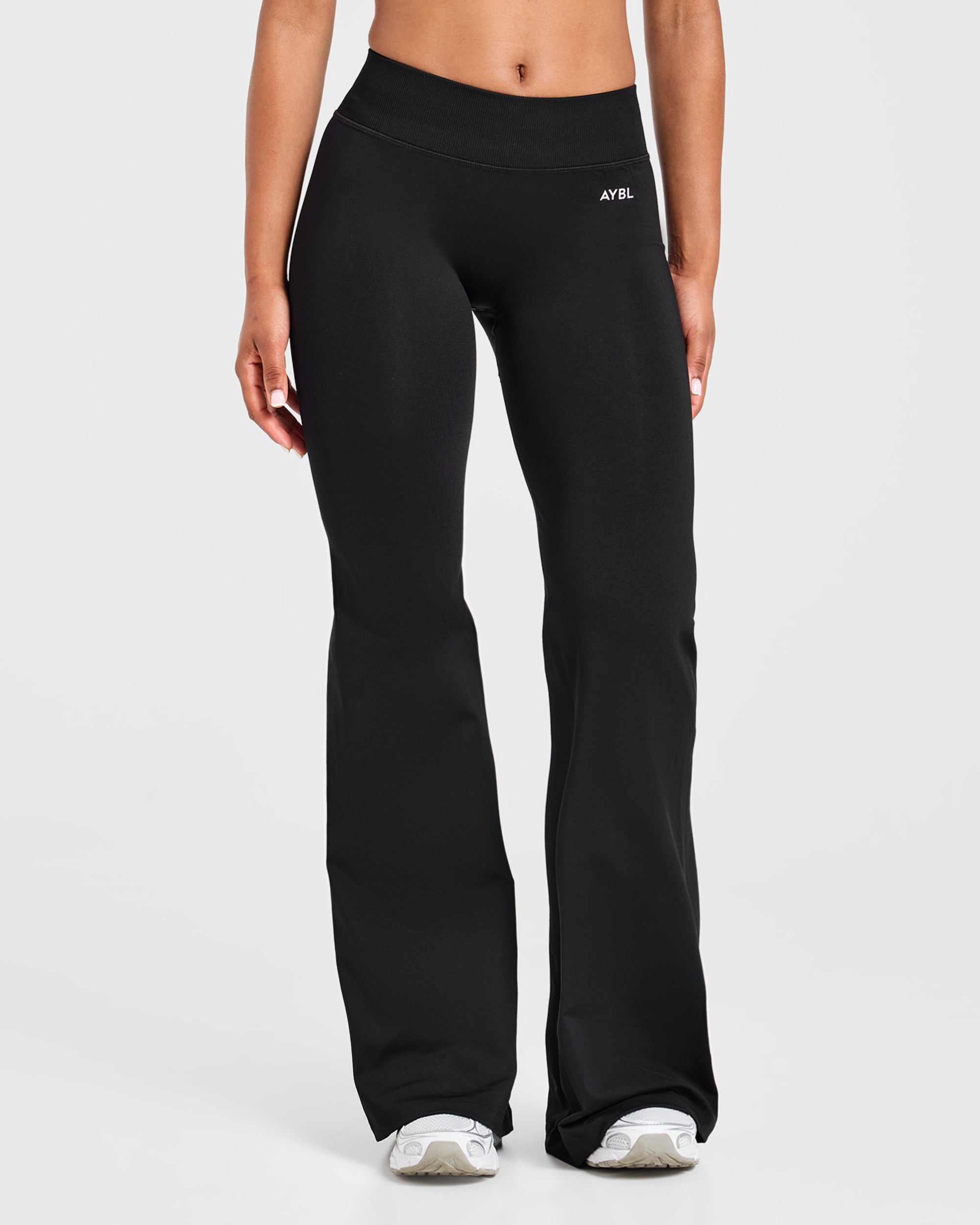 Adapt Seamless Flared Leggings - Schwarz