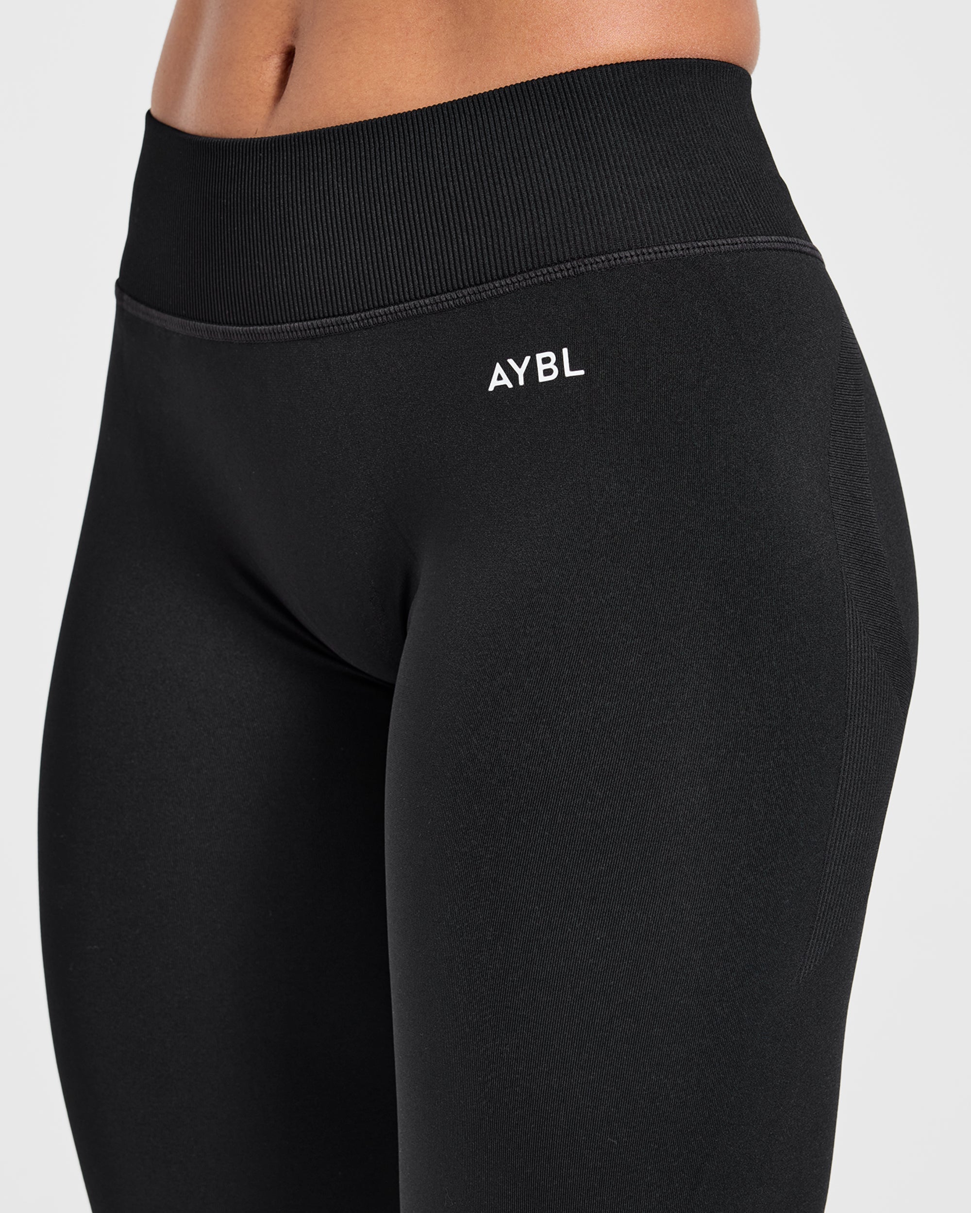 Adapt Seamless Flared Leggings - Schwarz