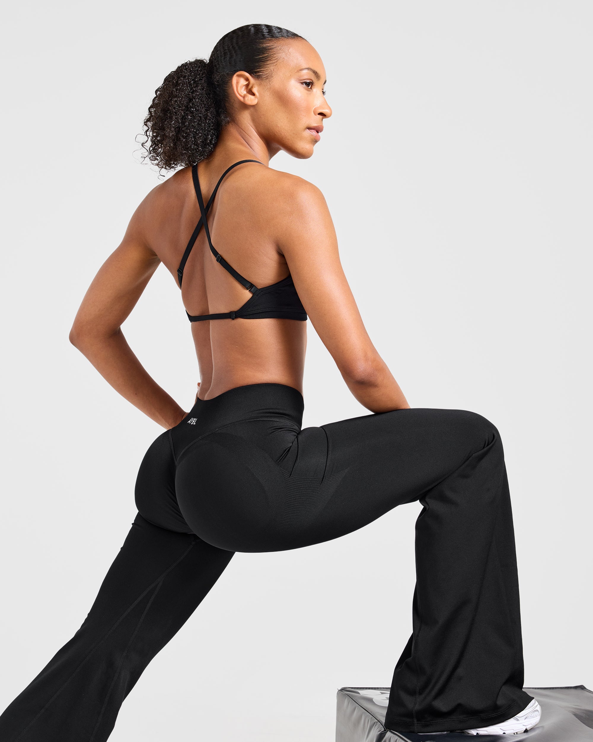 Adapt Seamless Flared Leggings - Schwarz