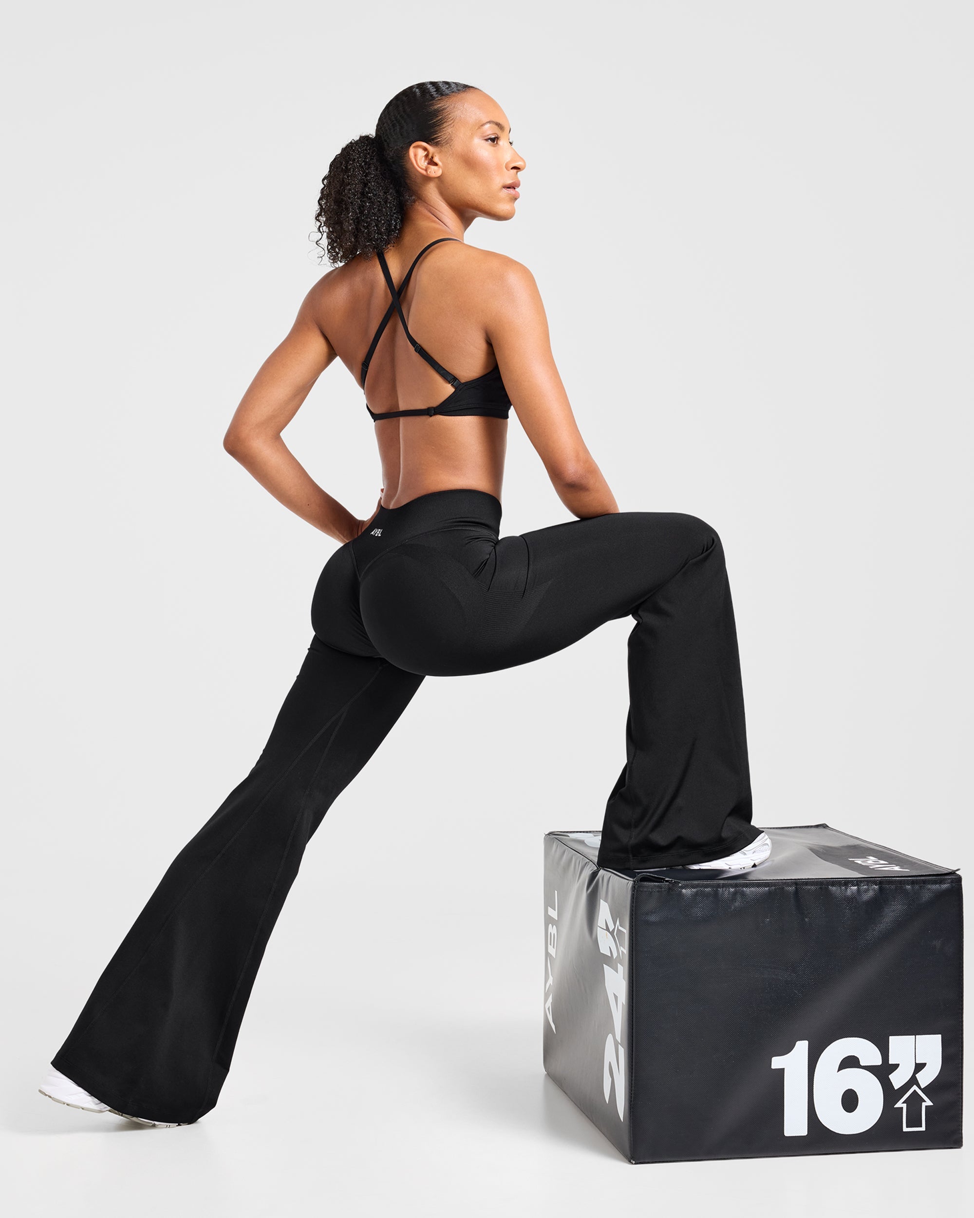 Adapt Seamless Flared Leggings - Schwarz