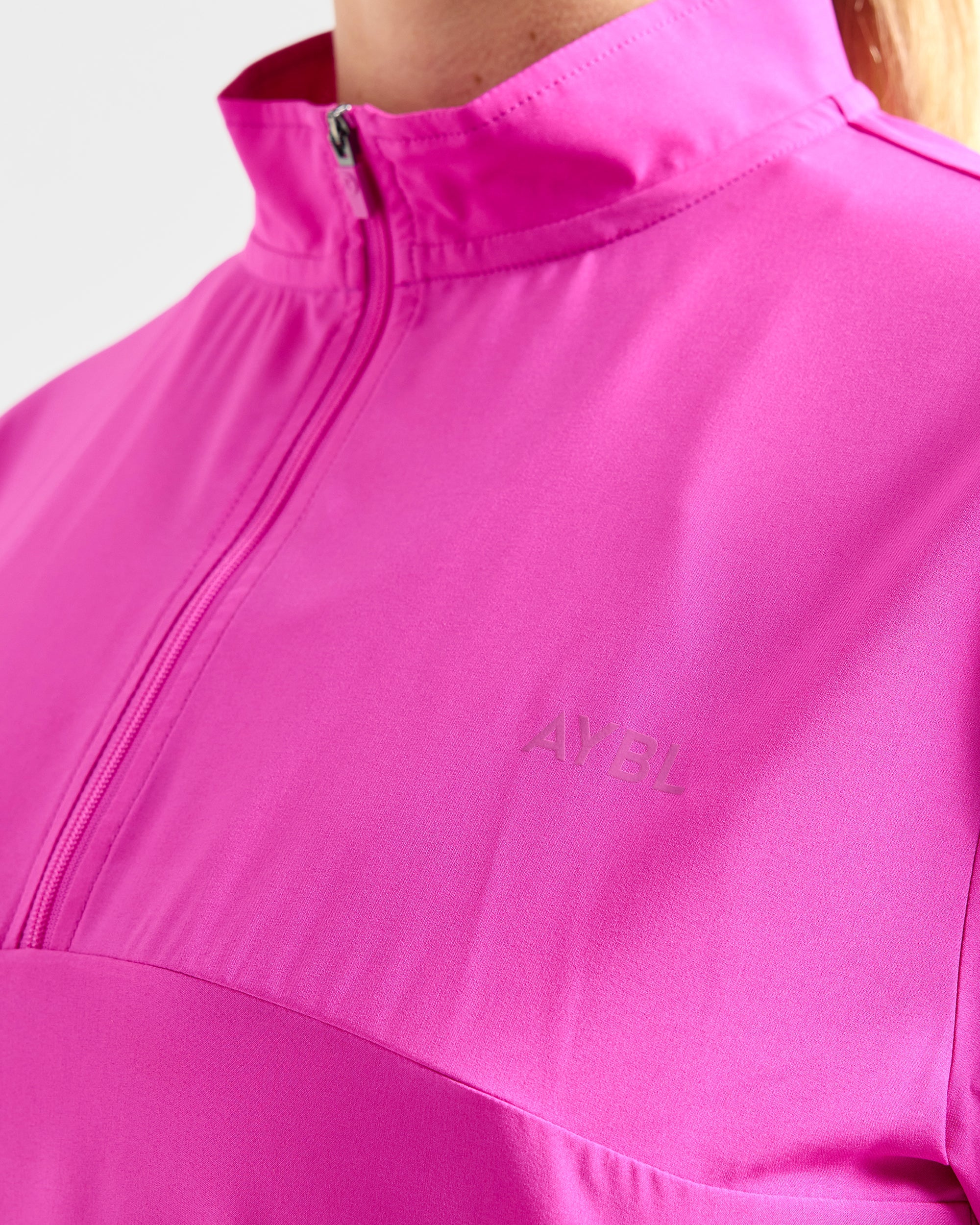 Run 1/2 Zip Jacket - Vibrant Magenta