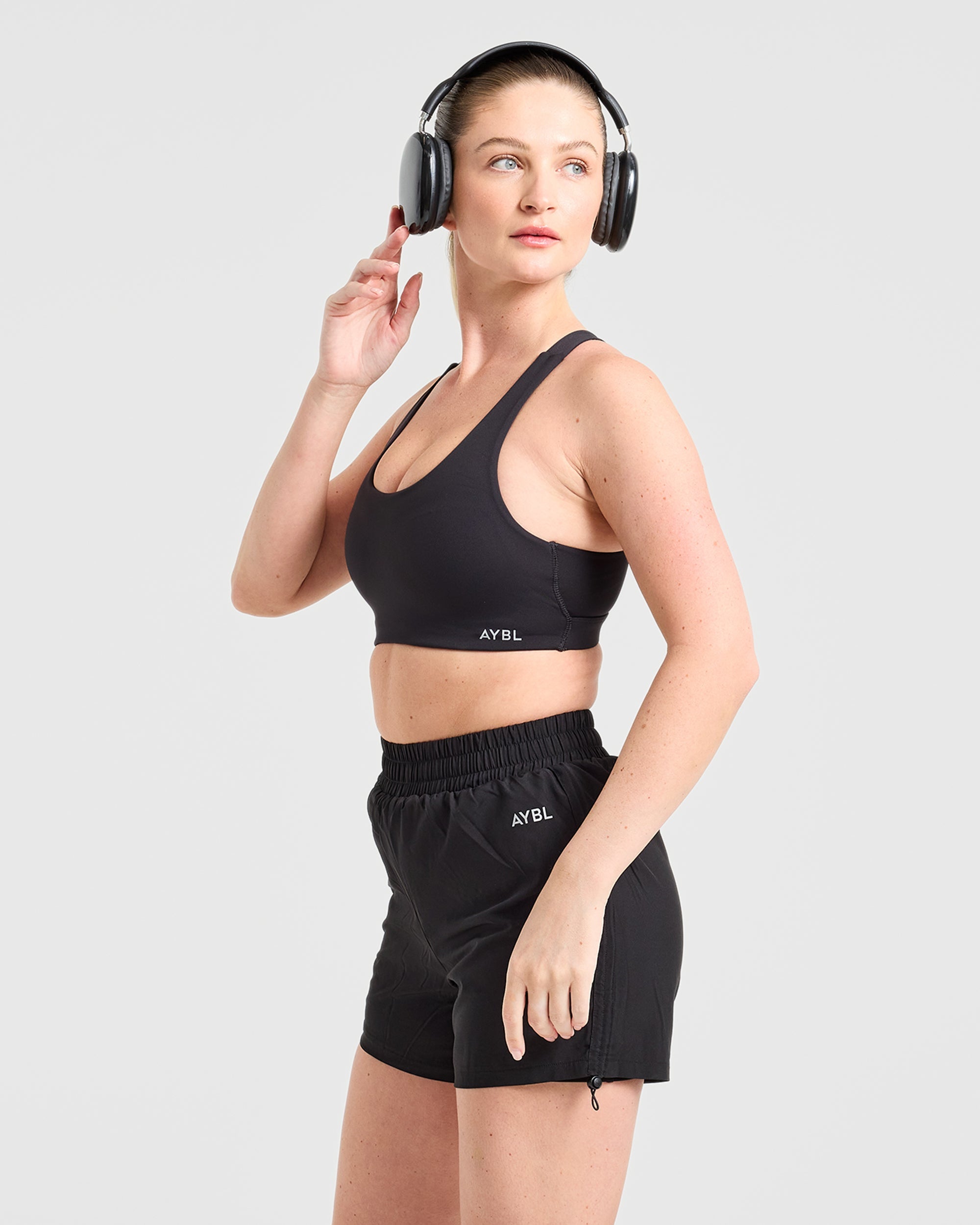 Run Ruched Shorts - Schwarz