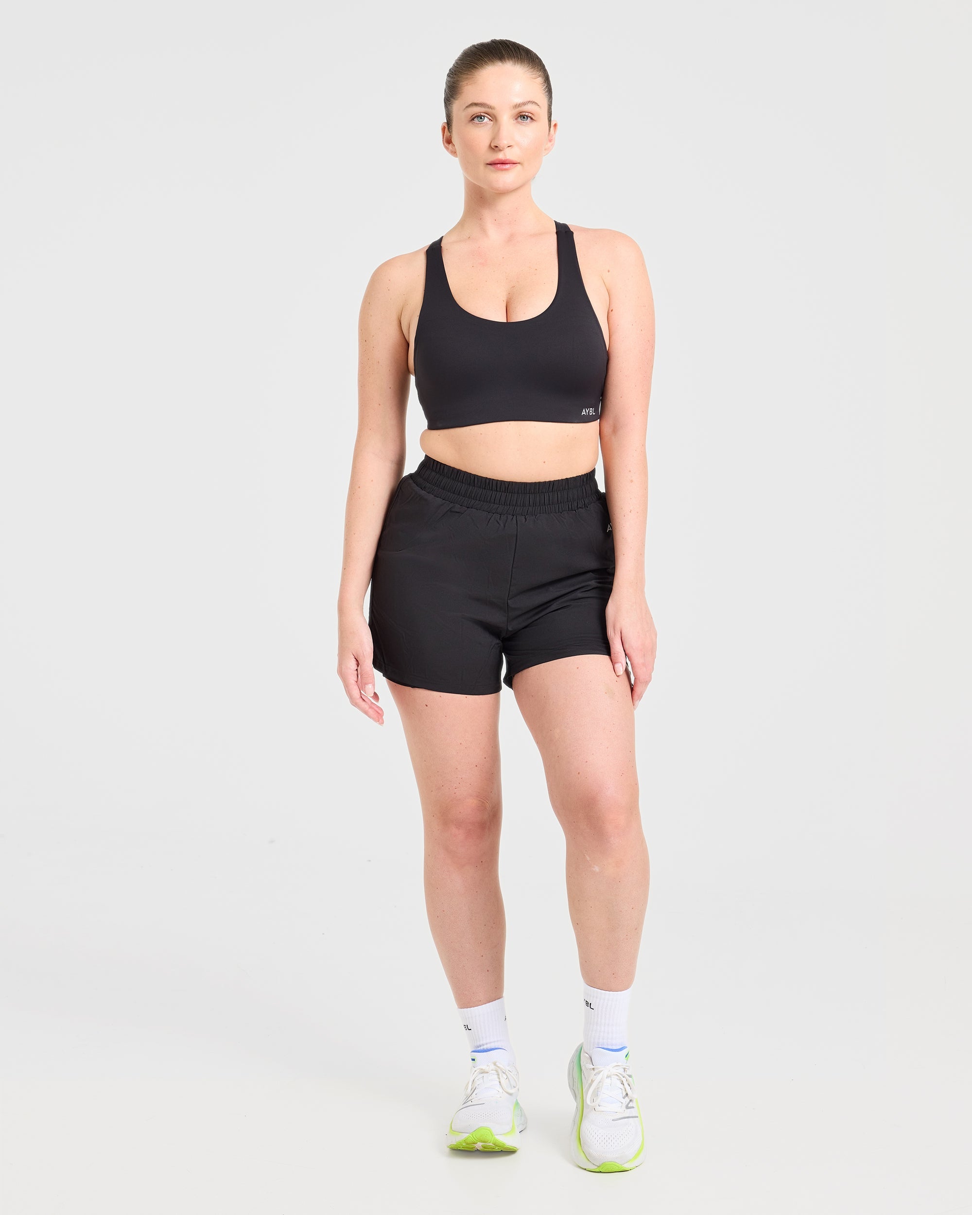 Run Ruched Shorts - Schwarz